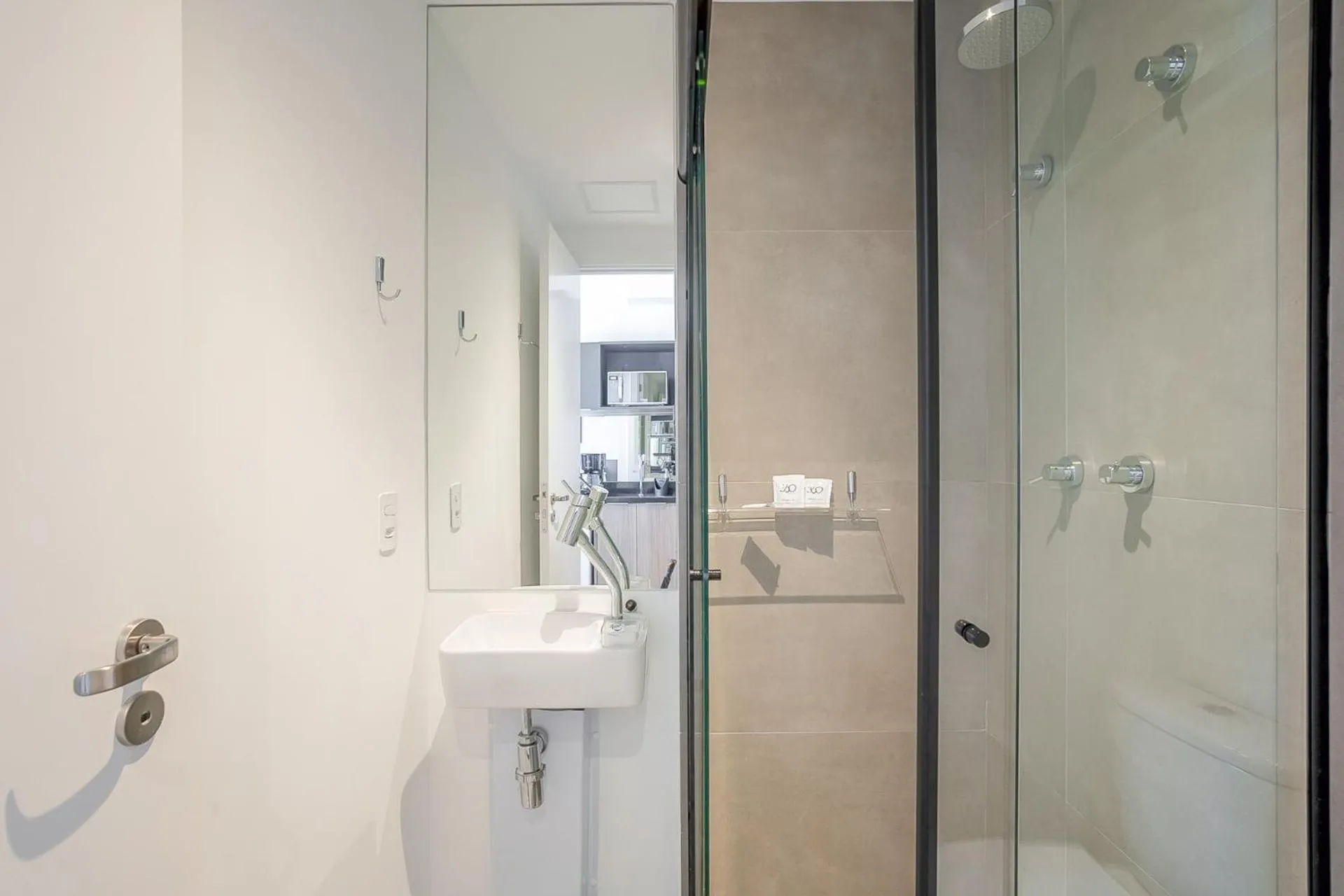 Bathroom in 360 VN Ueno by Housi