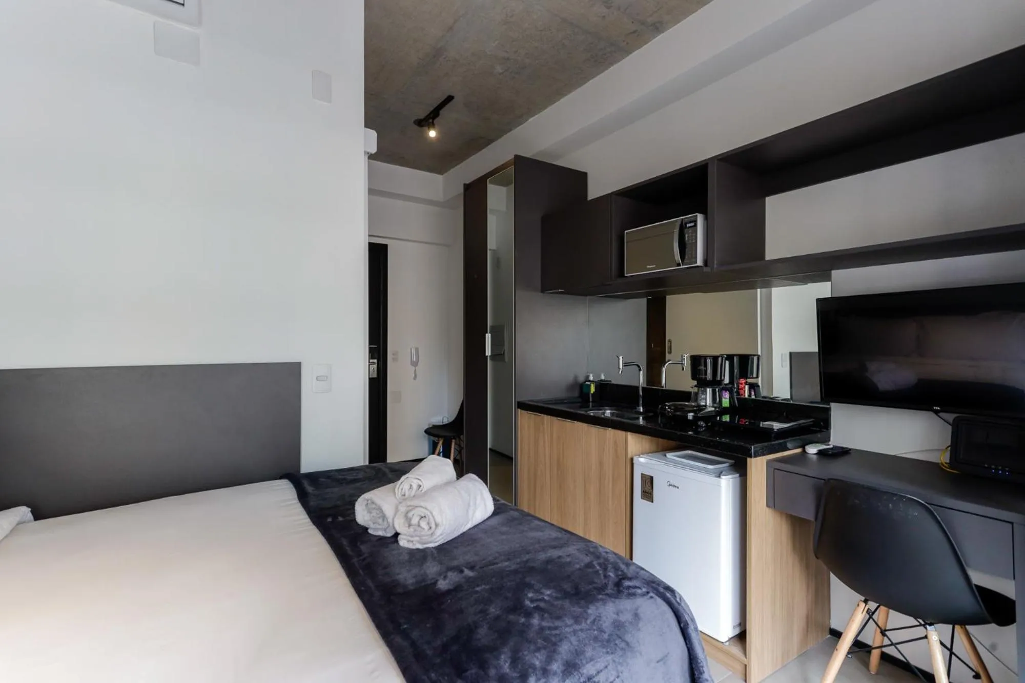 Kitchen or kitchenette, Bed in 360 VN Ueno by Housi