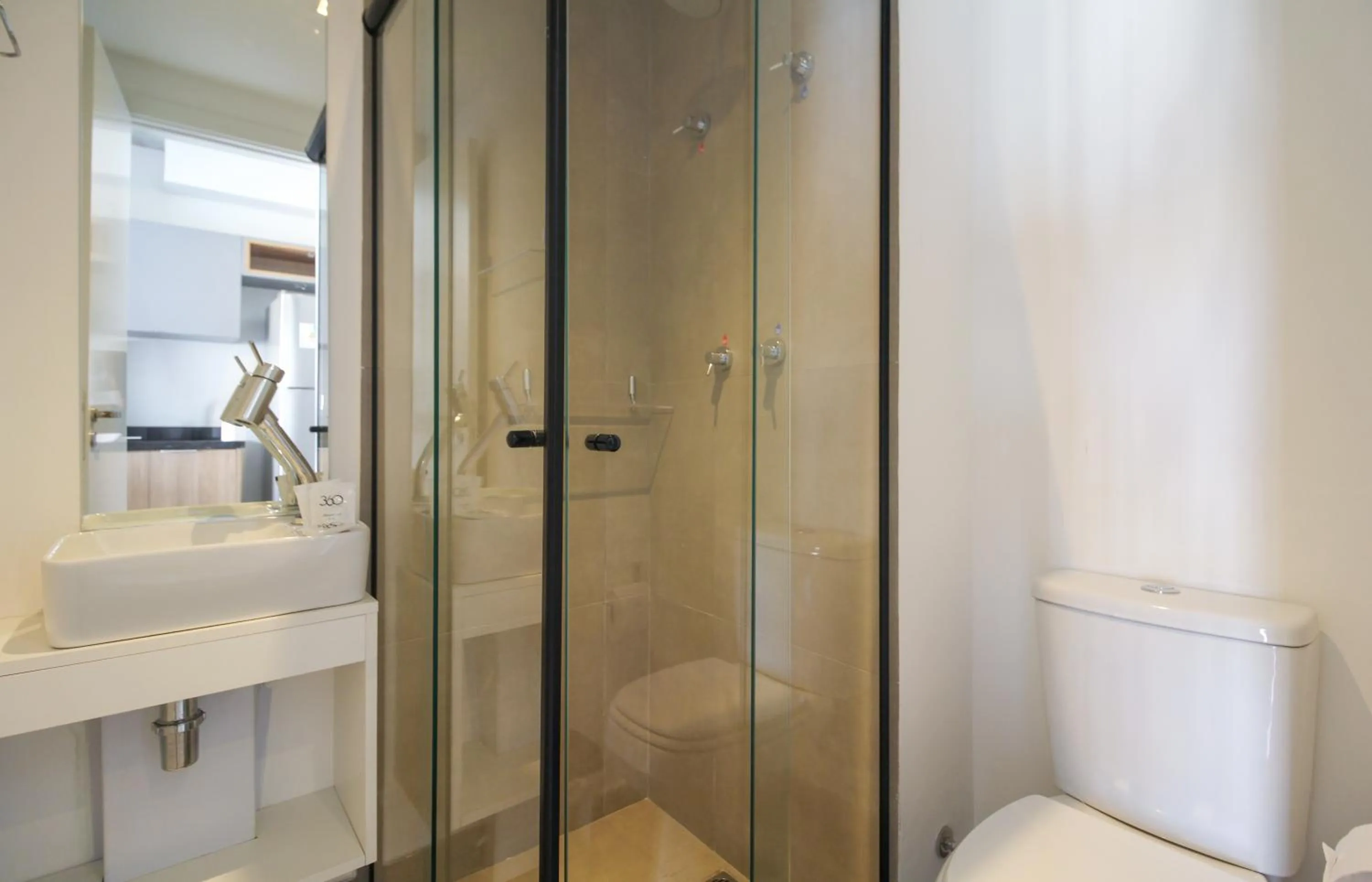 Bathroom in 360 VN Ueno by Housi