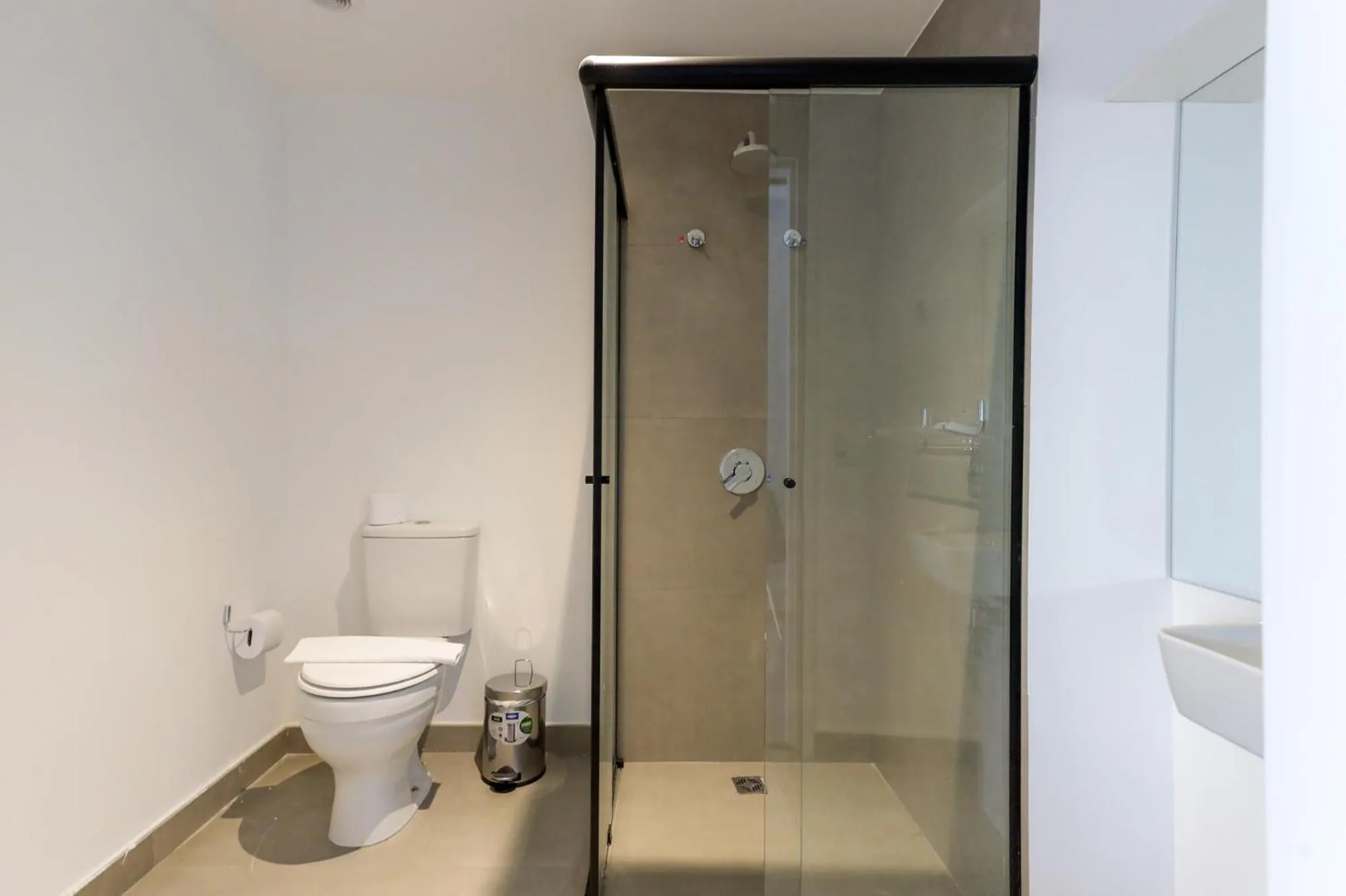 Bathroom in 360 VN Ueno by Housi