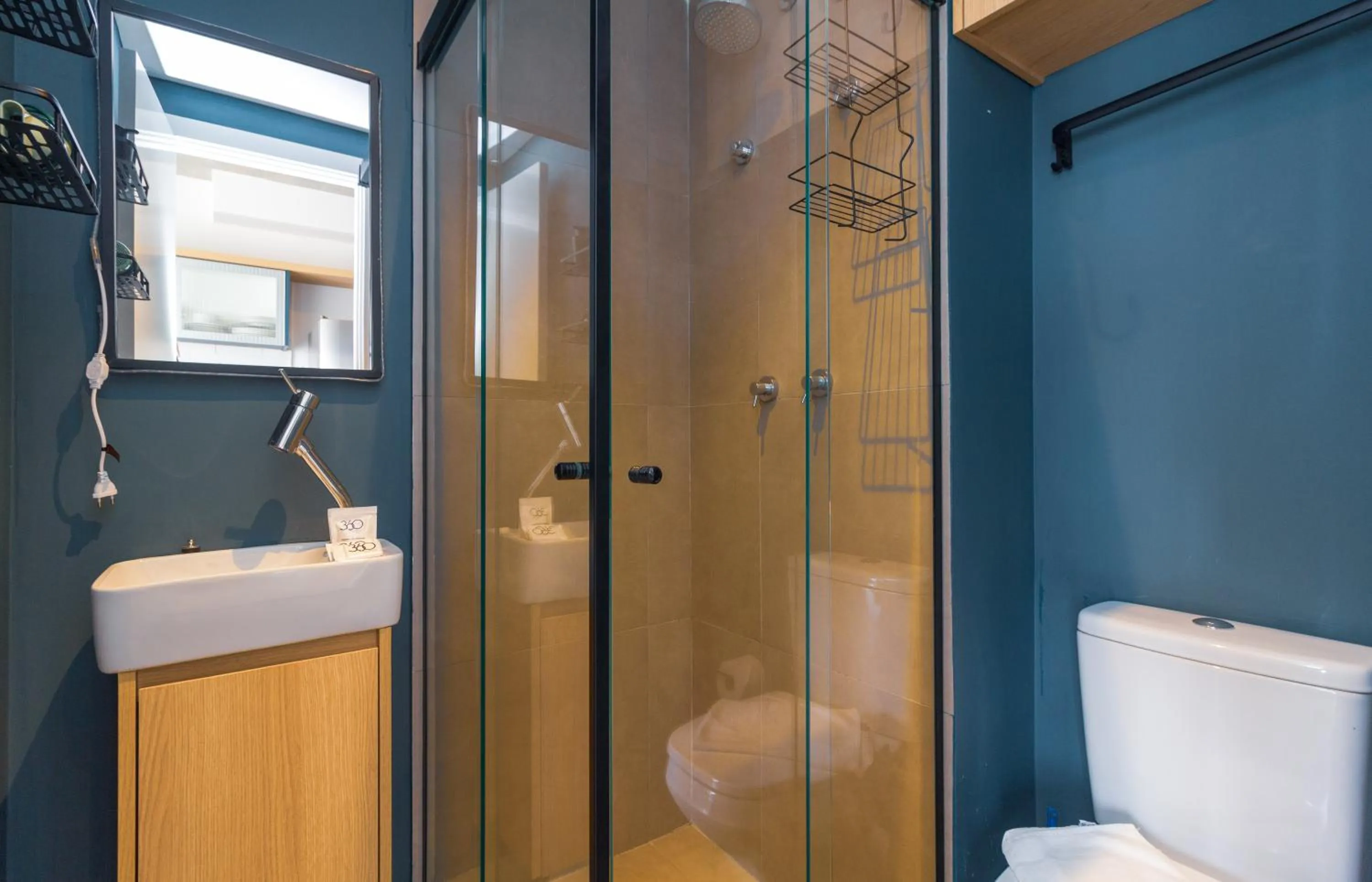 Shower in 360 VN Ueno by Housi