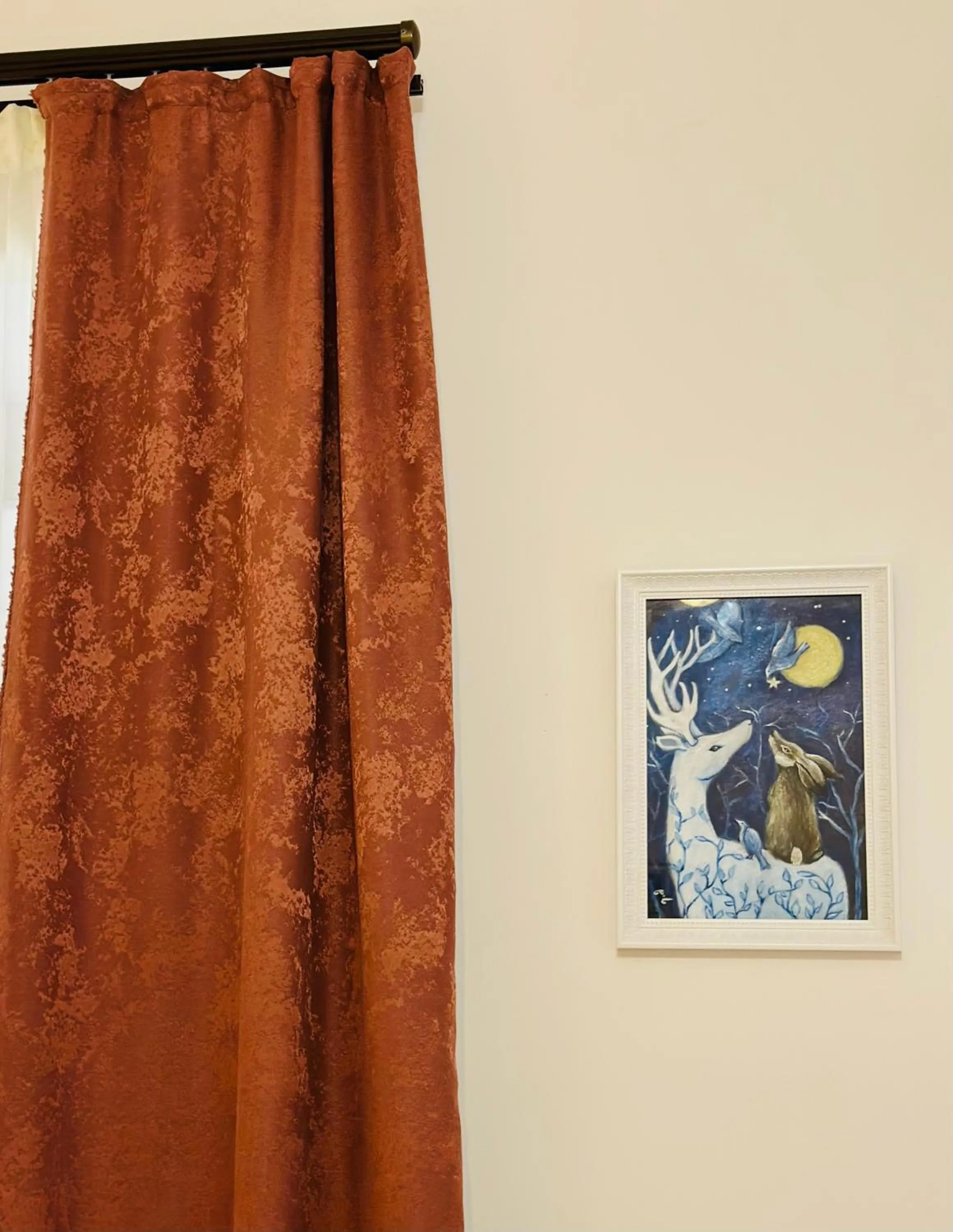 Decorative detail in Meshia Apartment