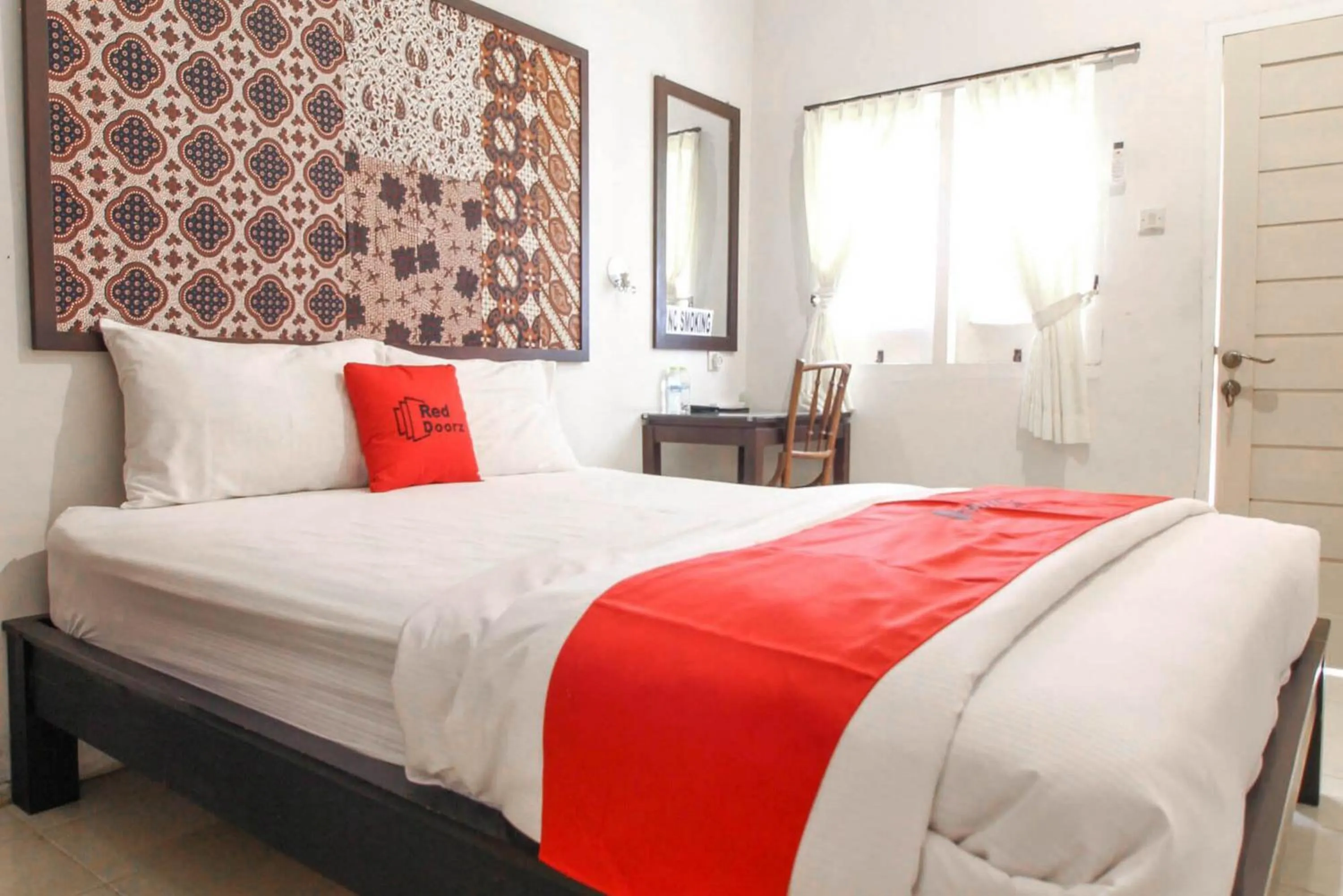 Bedroom, Bed in Reddoorz Syariah near Wijilan Yogyakarta