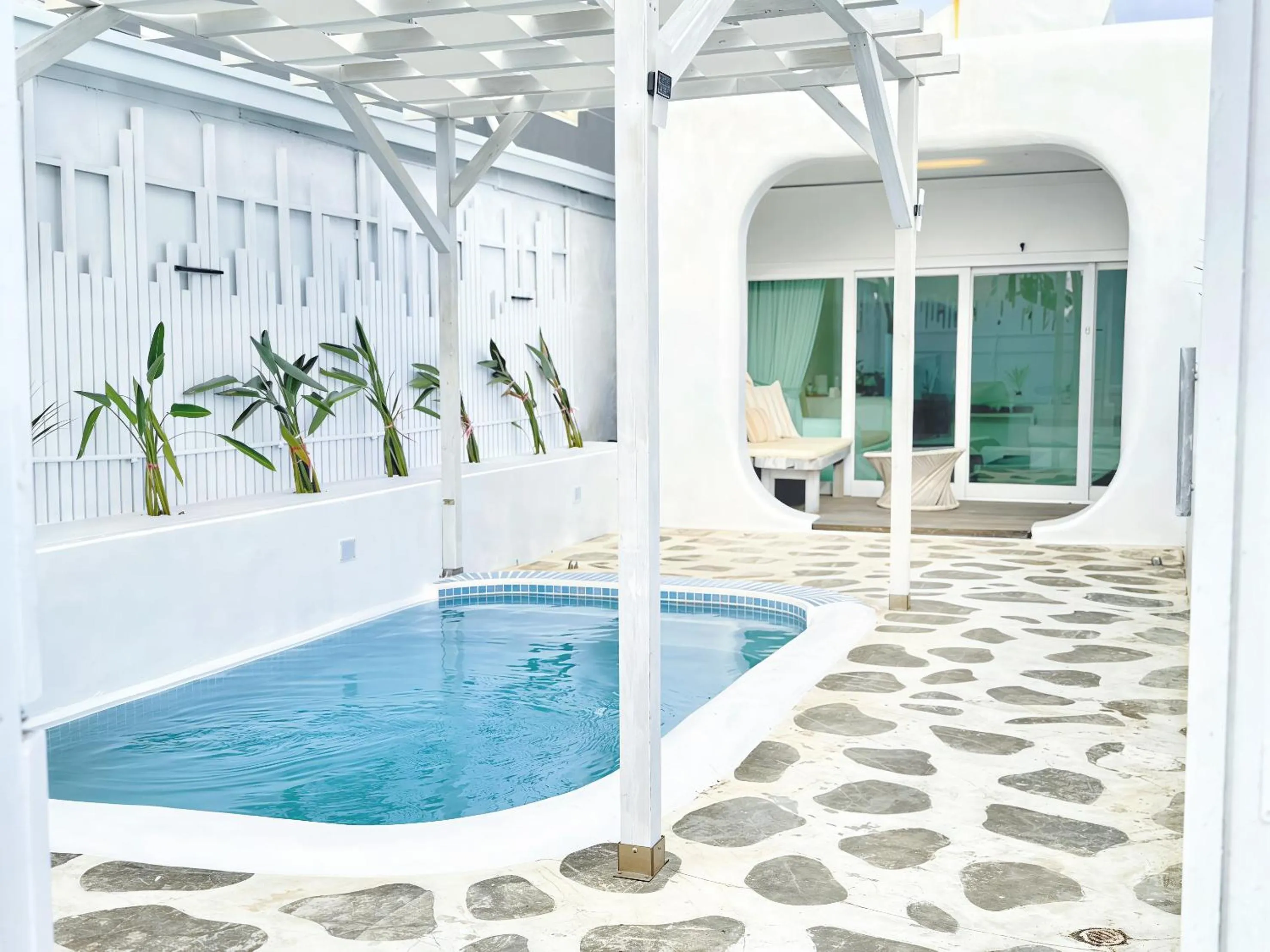 Pool view in Kenting South Border DeSign Hotel