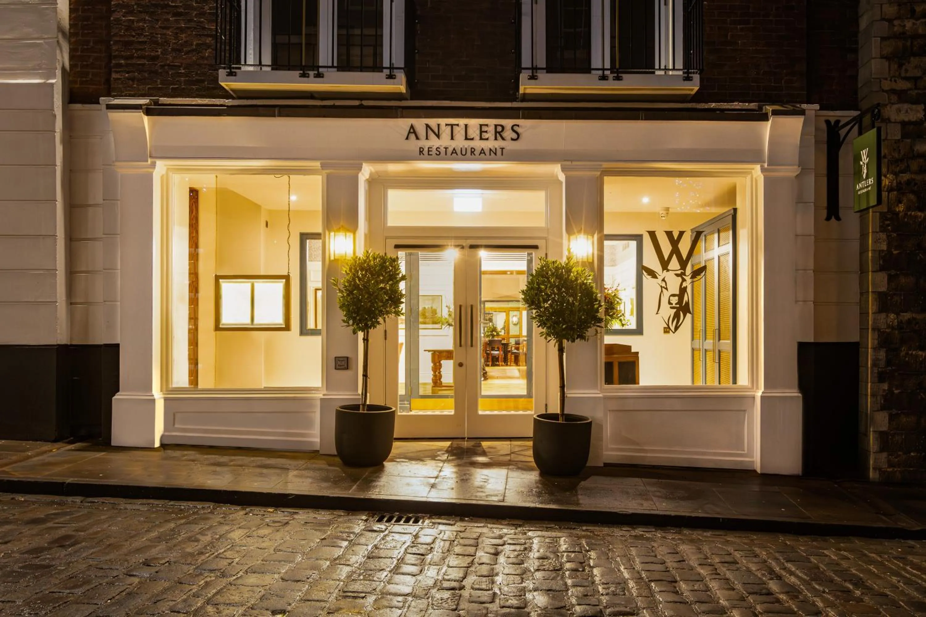 Restaurant/places to eat in The White Hart Hotel Lincoln