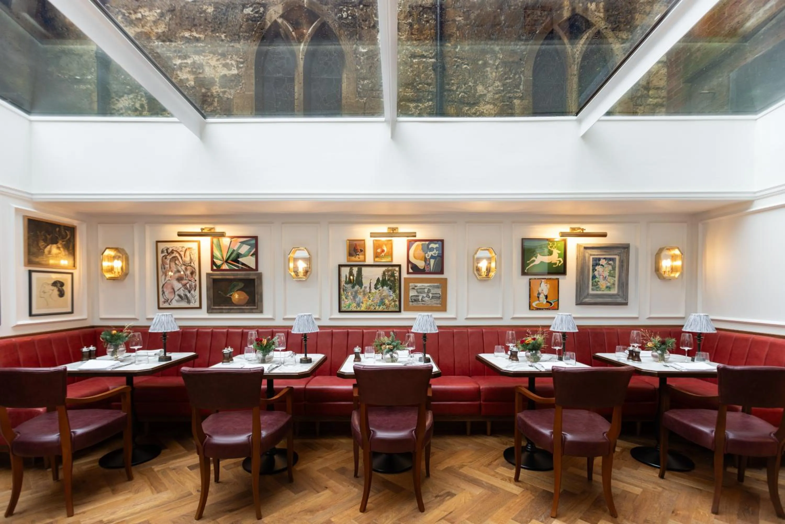 Restaurant/places to eat in The White Hart Hotel Lincoln