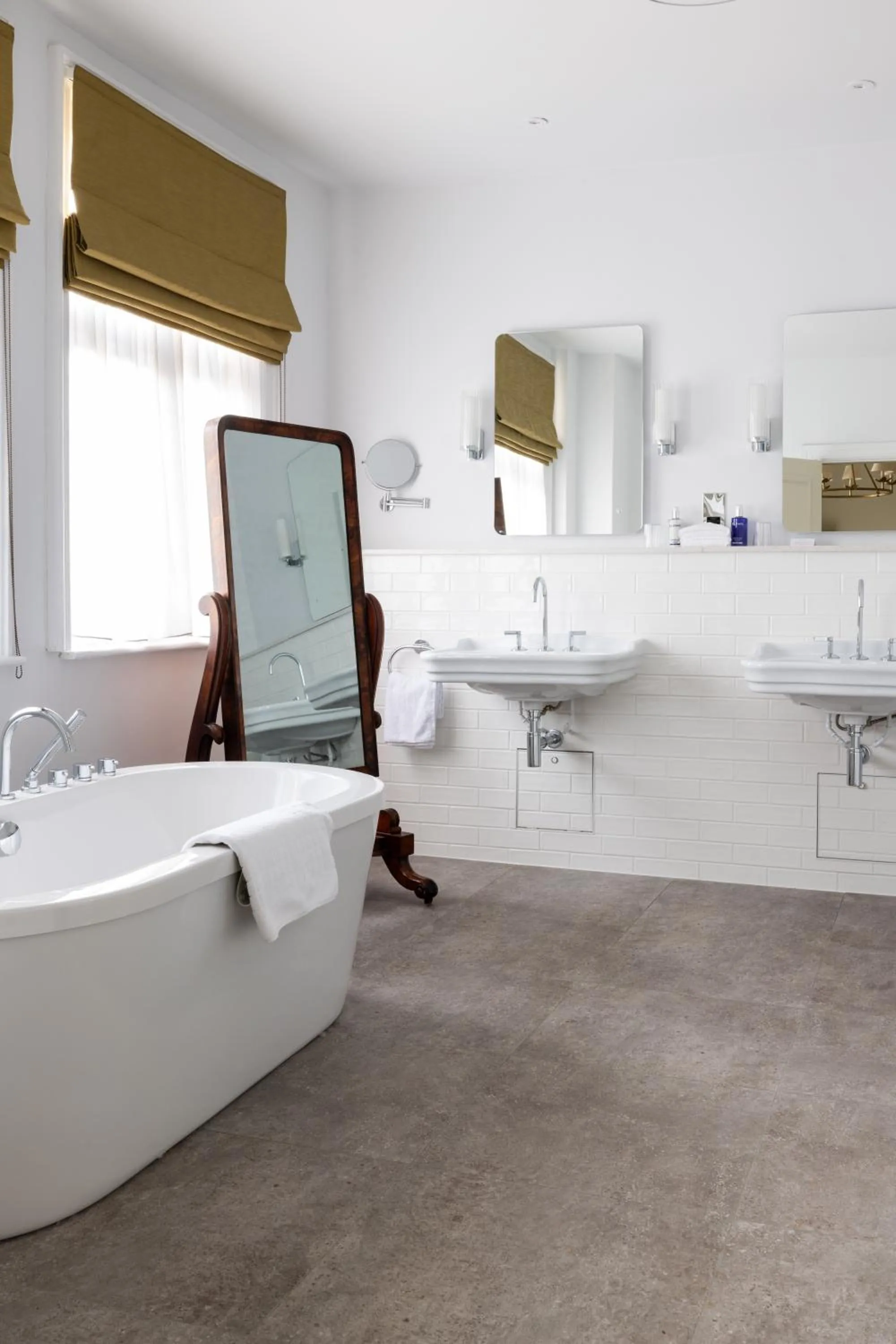 Bathroom in The White Hart Hotel Lincoln