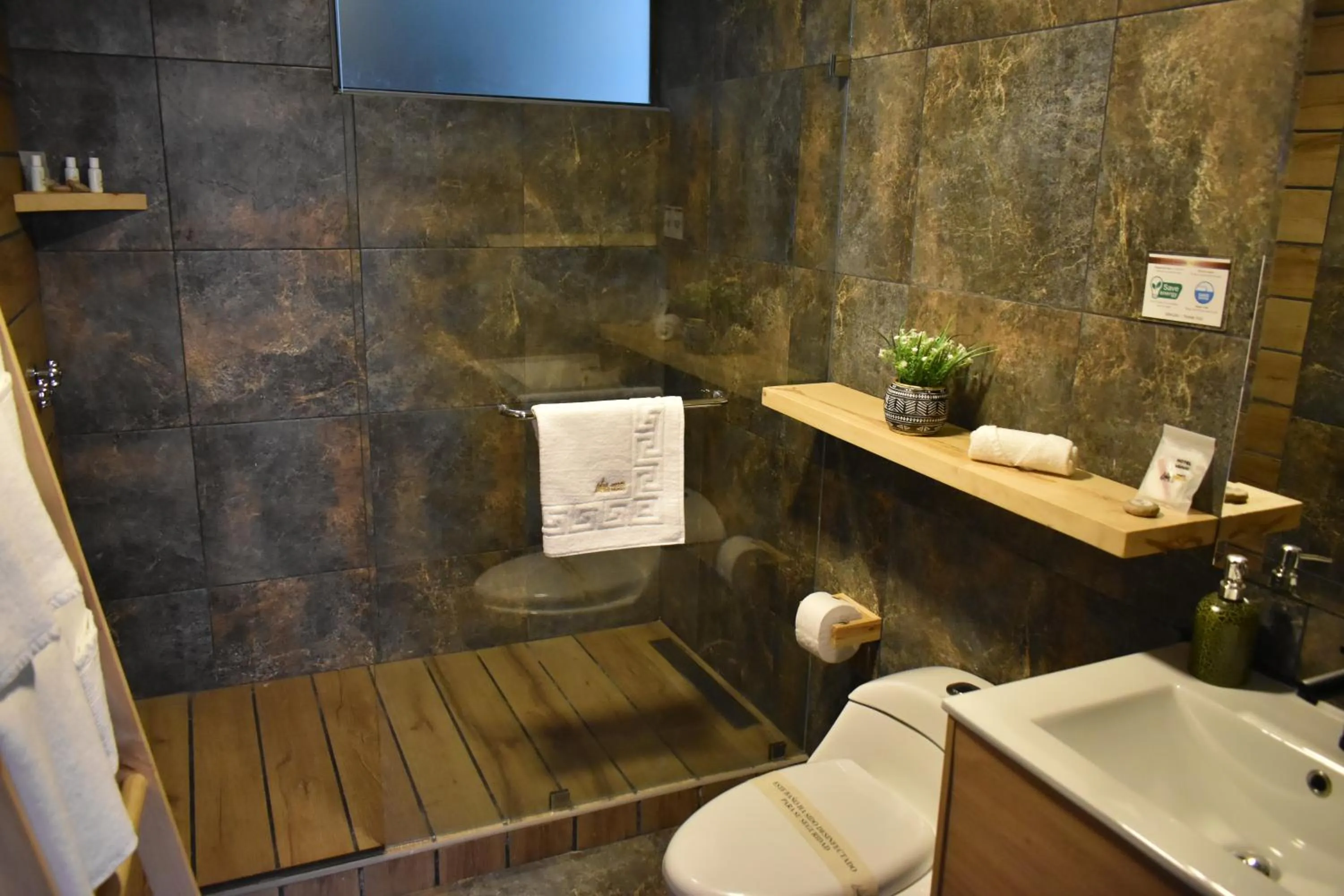 Toilet in Hotel Vaway