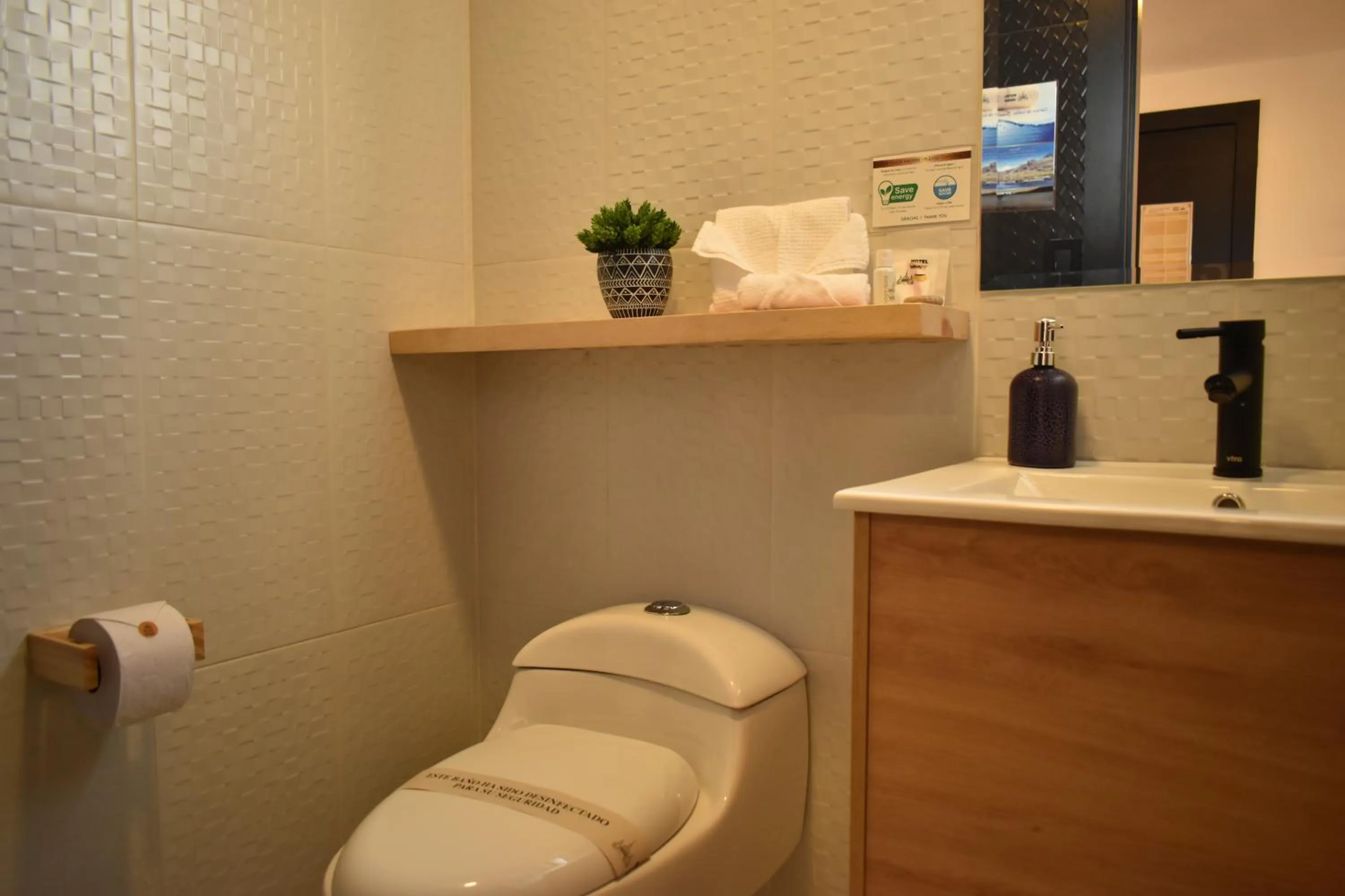 Toilet in Hotel Vaway