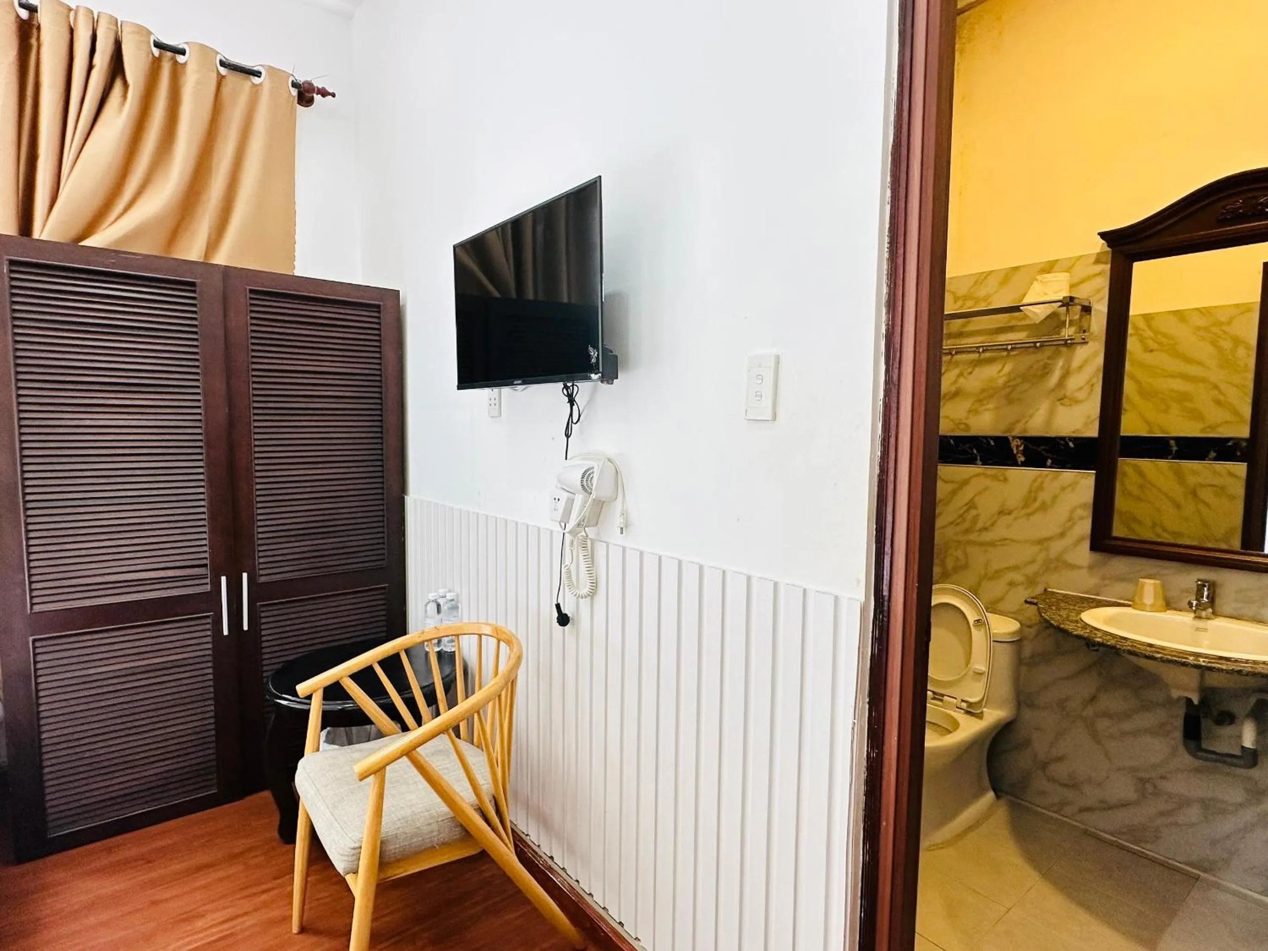 Con Son Island Hotel