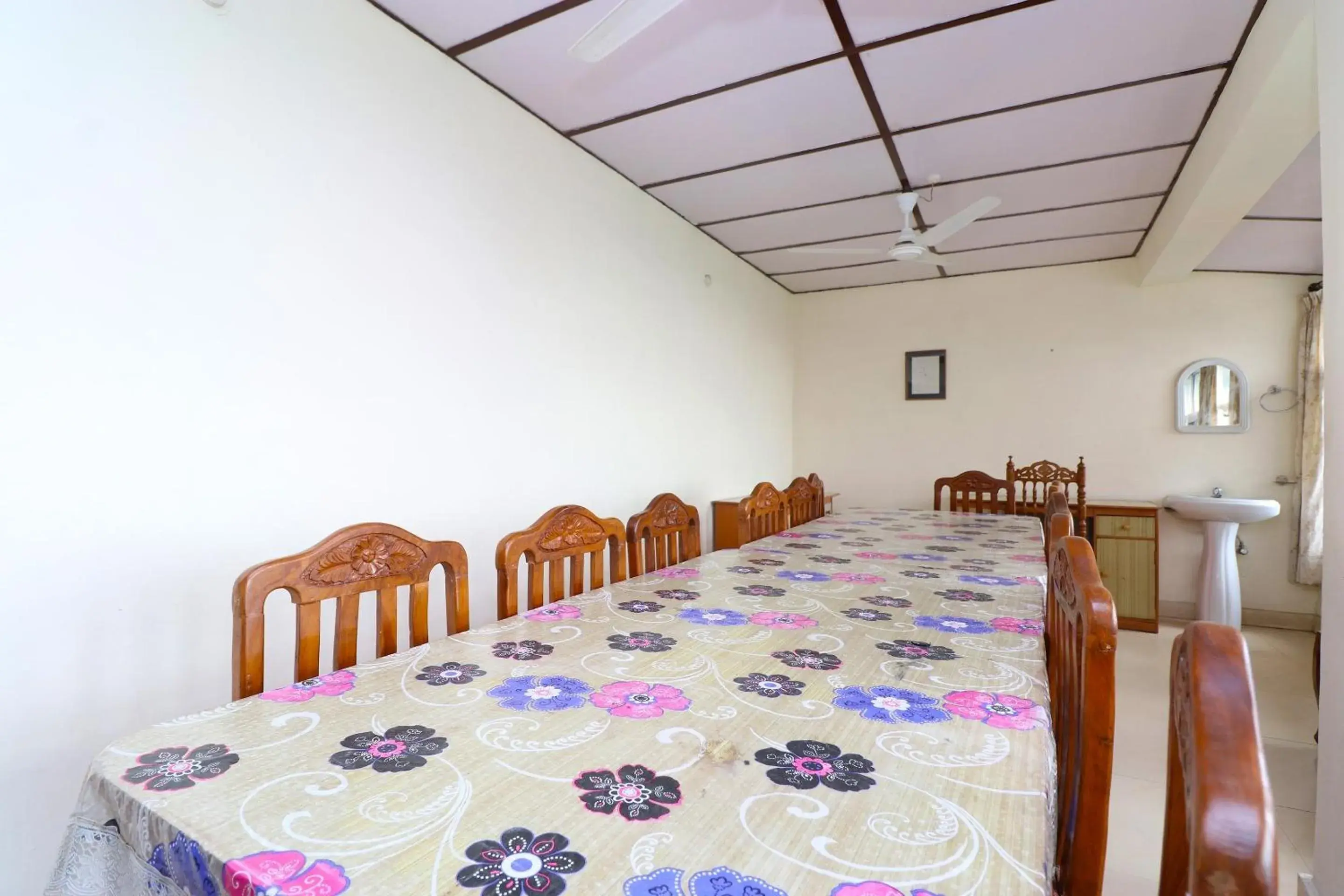 Restaurant/places to eat, Bed in Hotel O Country Lodge Restaurant/places to eat, Bed in Hotel O Country Lodge