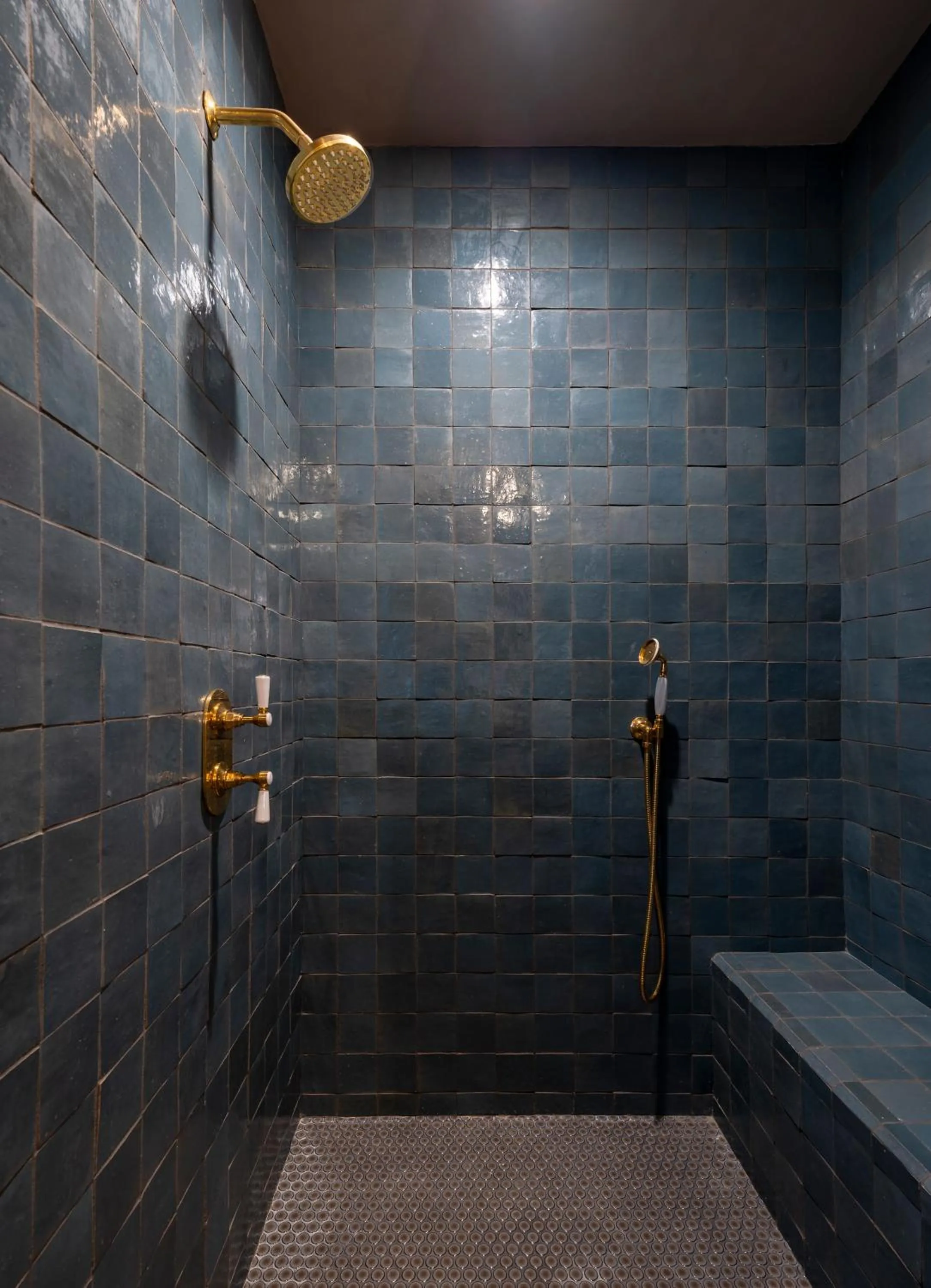 Shower in Gjelina Hotel