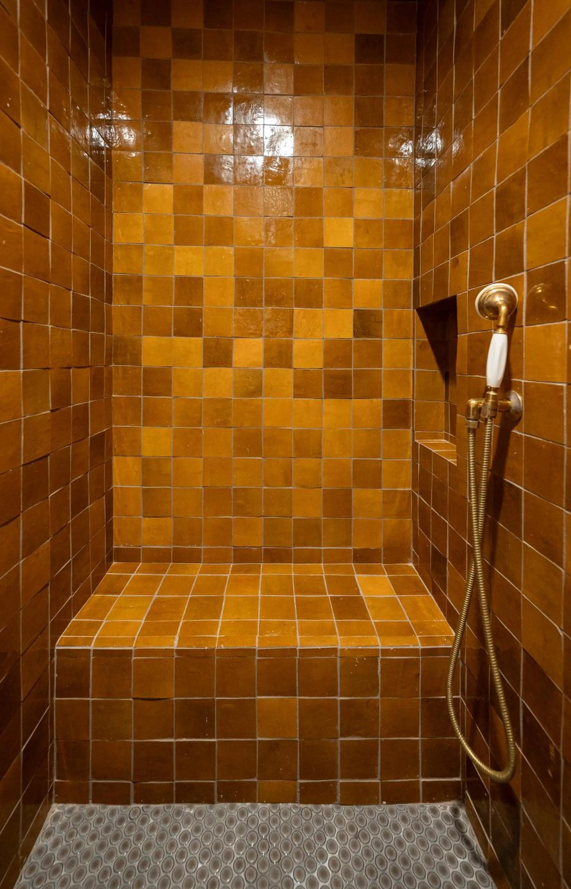 Shower in Gjelina Hotel
