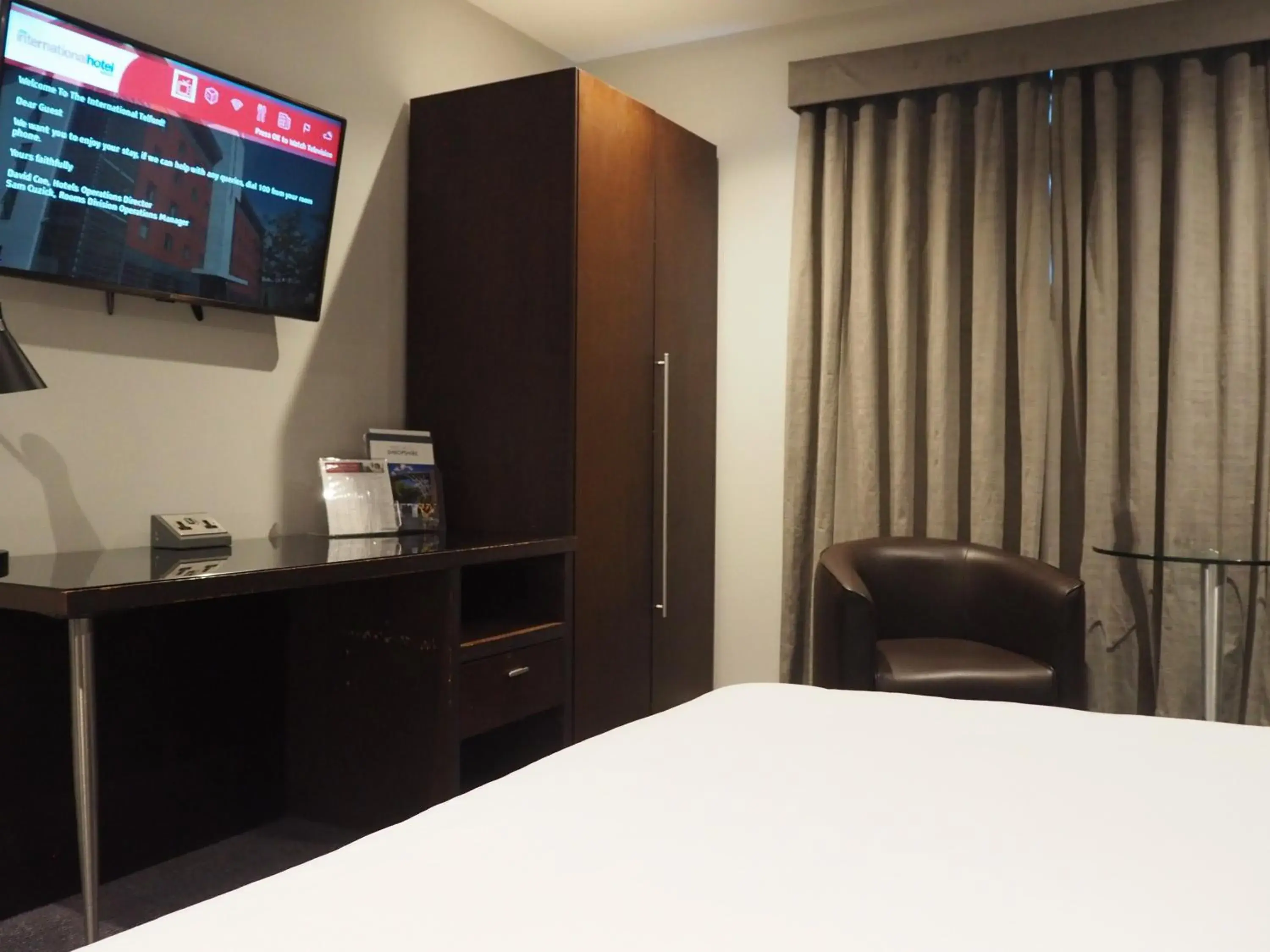 TV and multimedia, Bed in International Hotel Telford TV and multimedia, Bed in International Hotel Telford