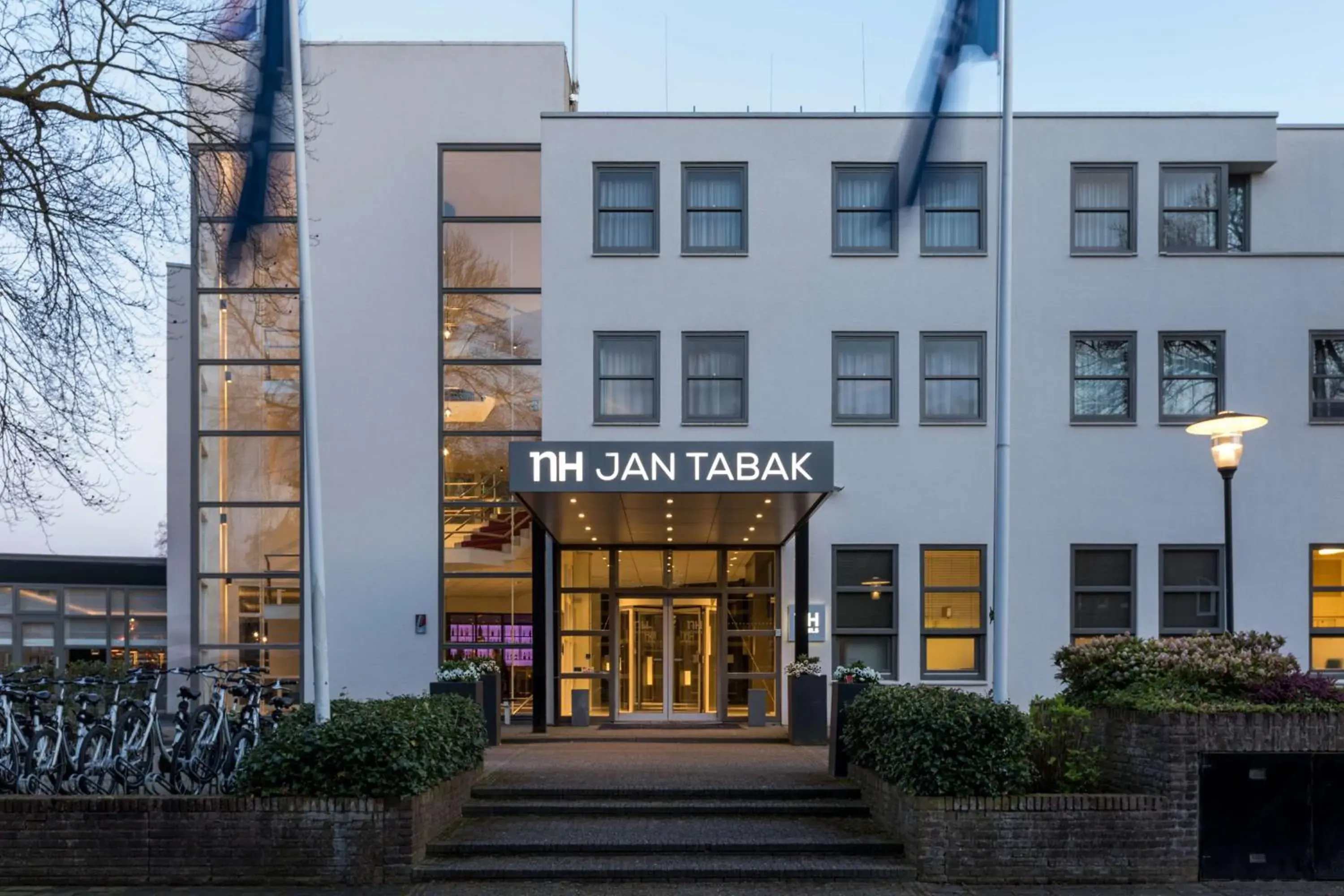 Property building in NH Bussum Jan Tabak Property building in NH Bussum Jan Tabak