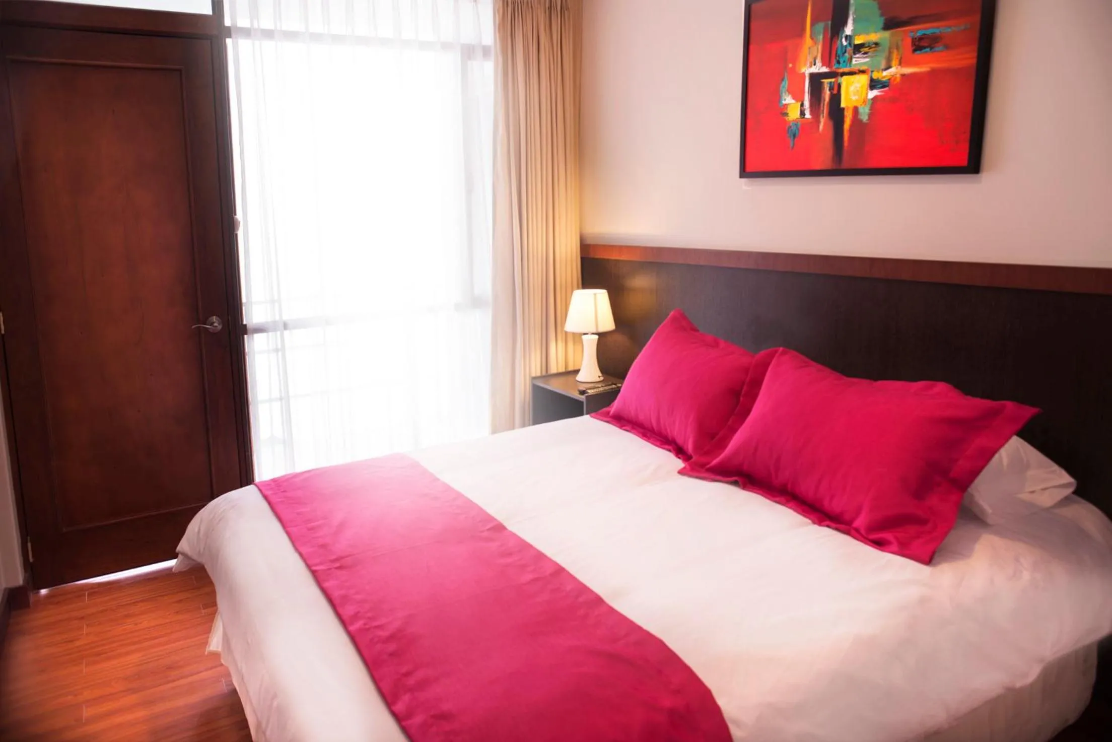 Shower, Bed in Hostal Casa de Lidice