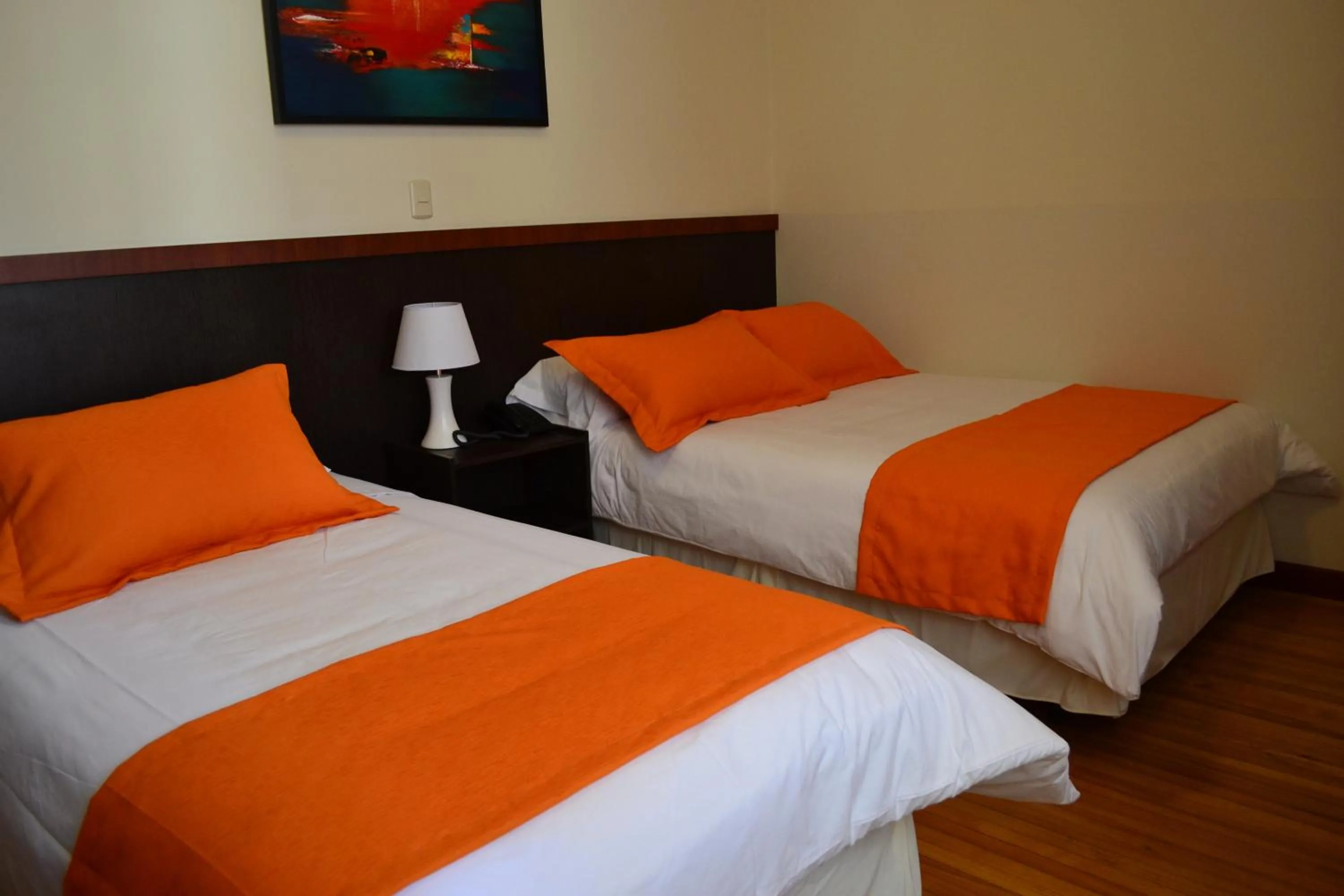 Shower, Bed in Hostal Casa de Lidice