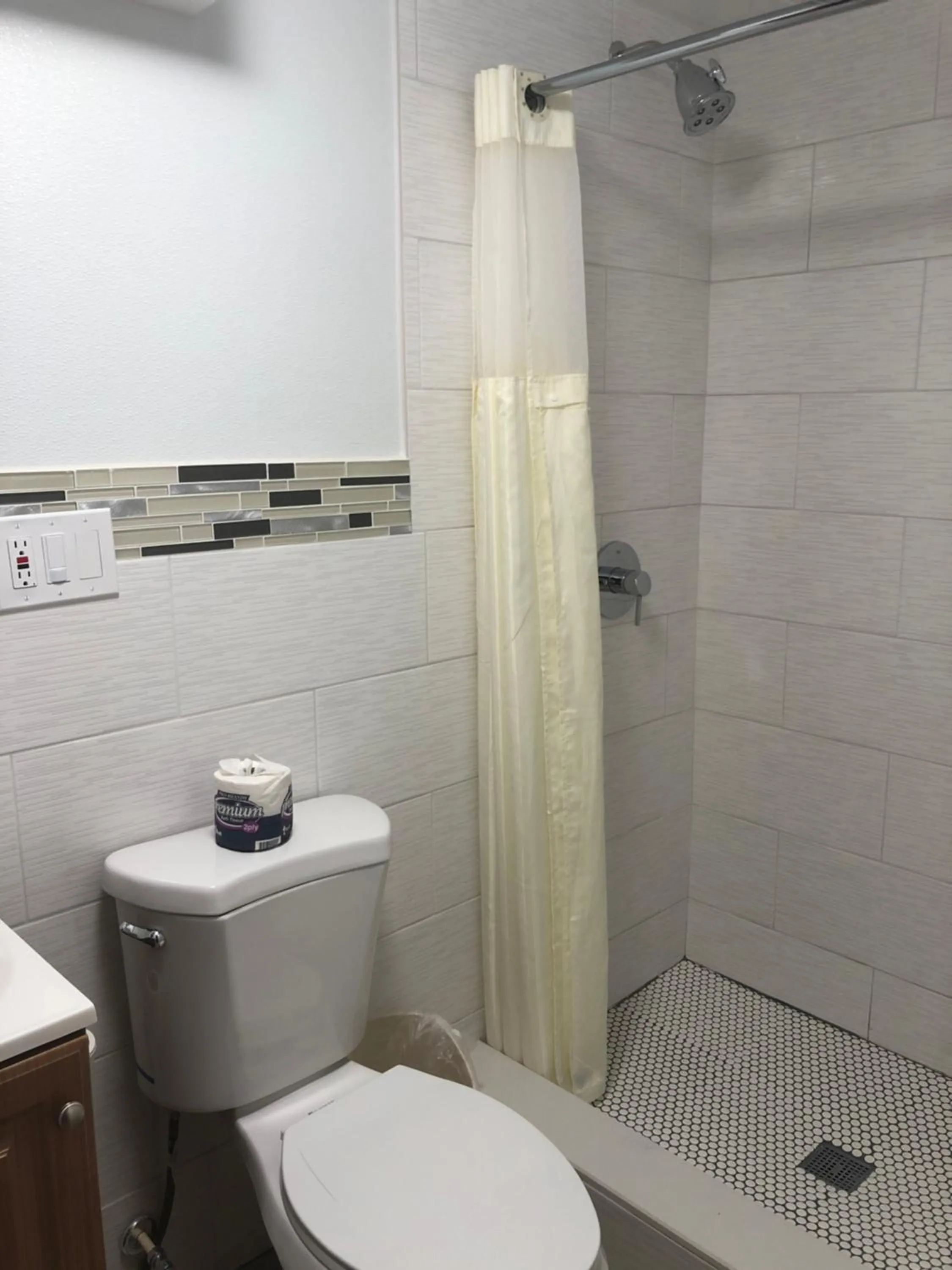 Seashell Motel and International Hostel