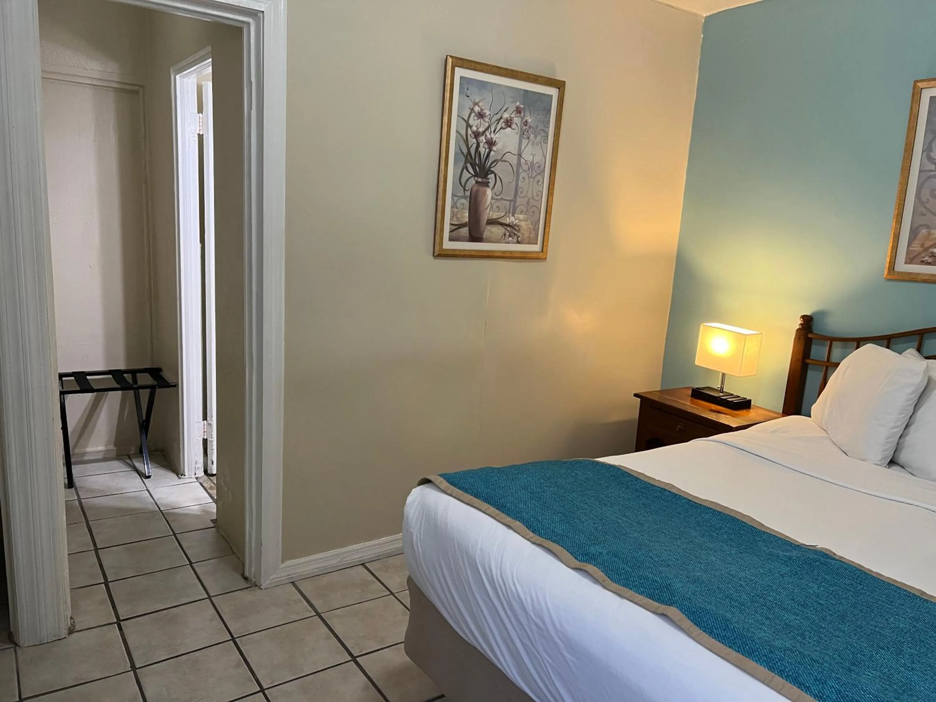 Bed in Seashell Motel and International Hostel