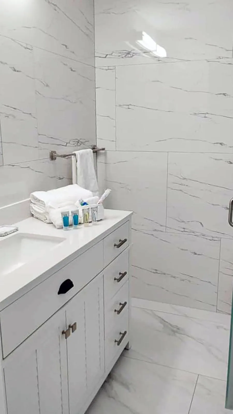 Bathroom in Palm Breeze Hotel