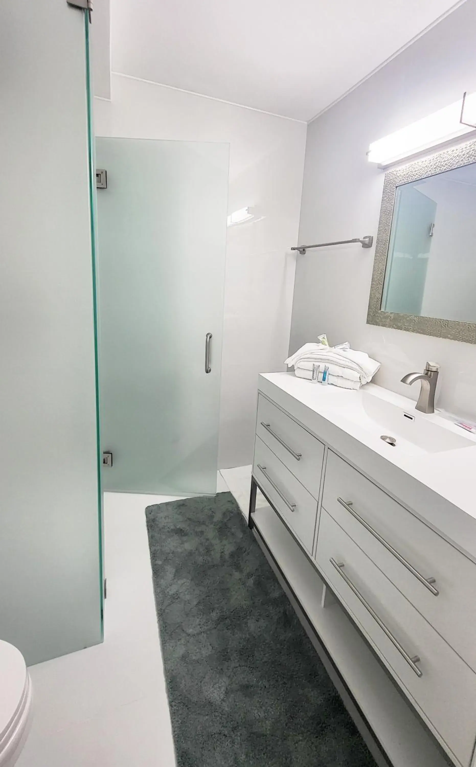 Deluxe Double Room in Palm Breeze Hotel Deluxe Double Room in Palm Breeze Hotel