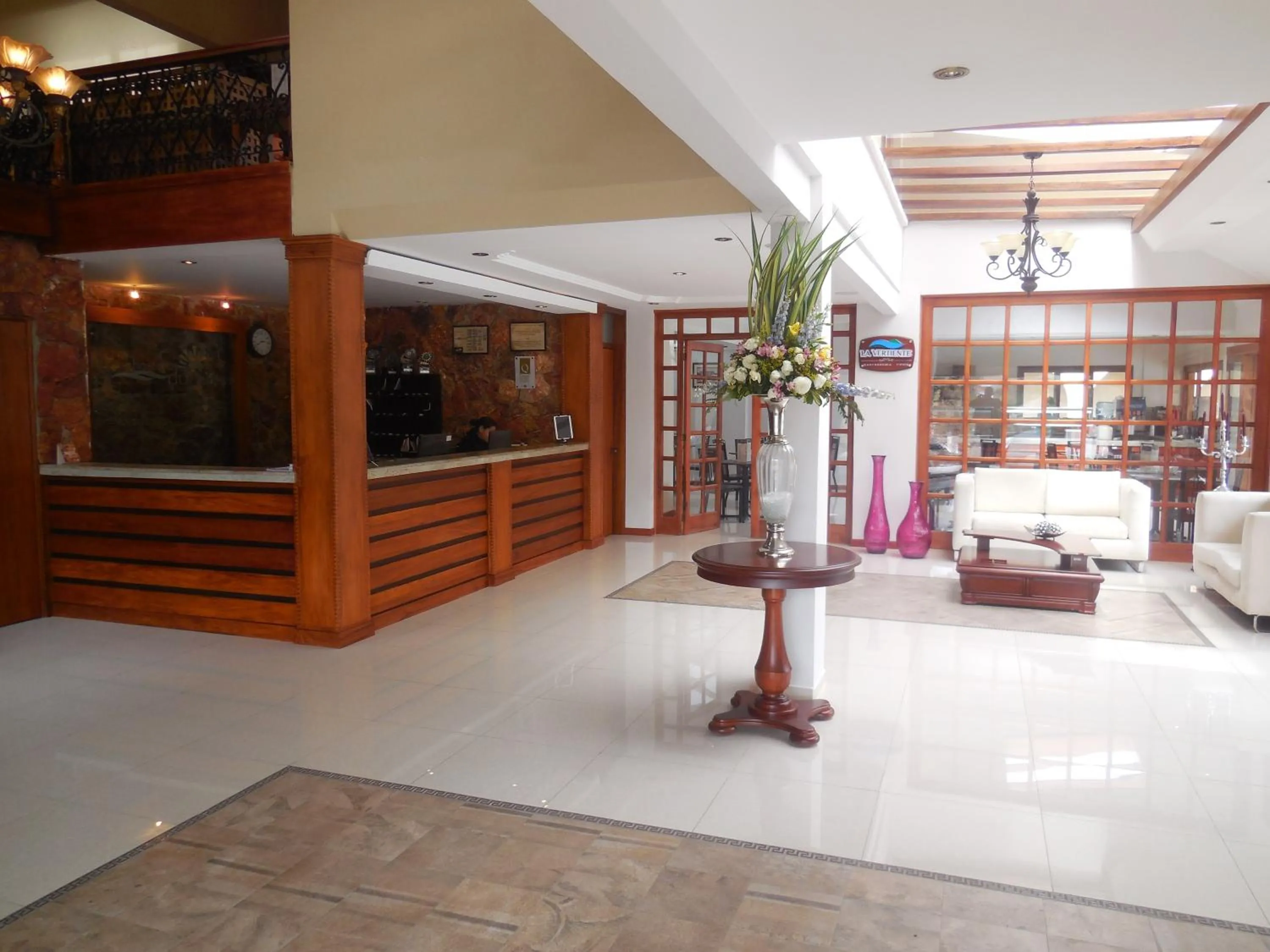 Facade/entrance in Hosteria Duran