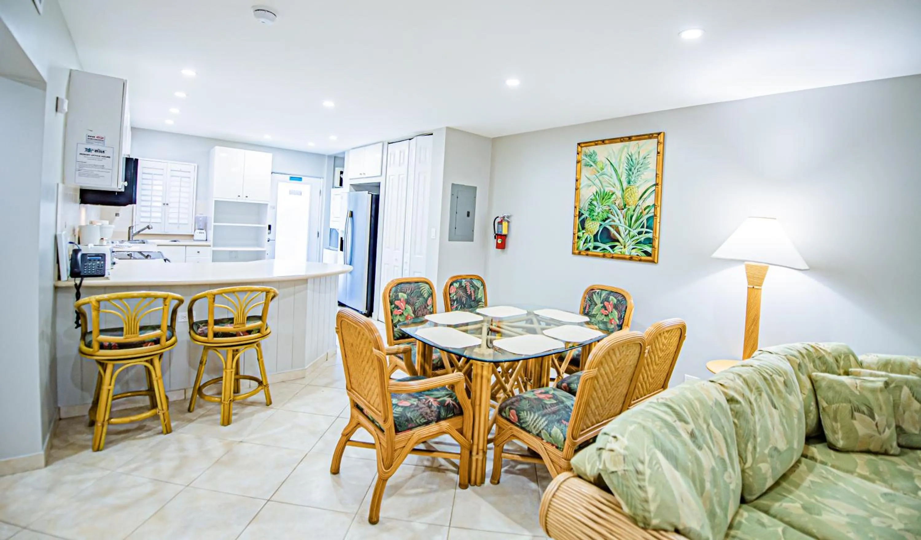 Dining area in Seven Mile Beach Resort