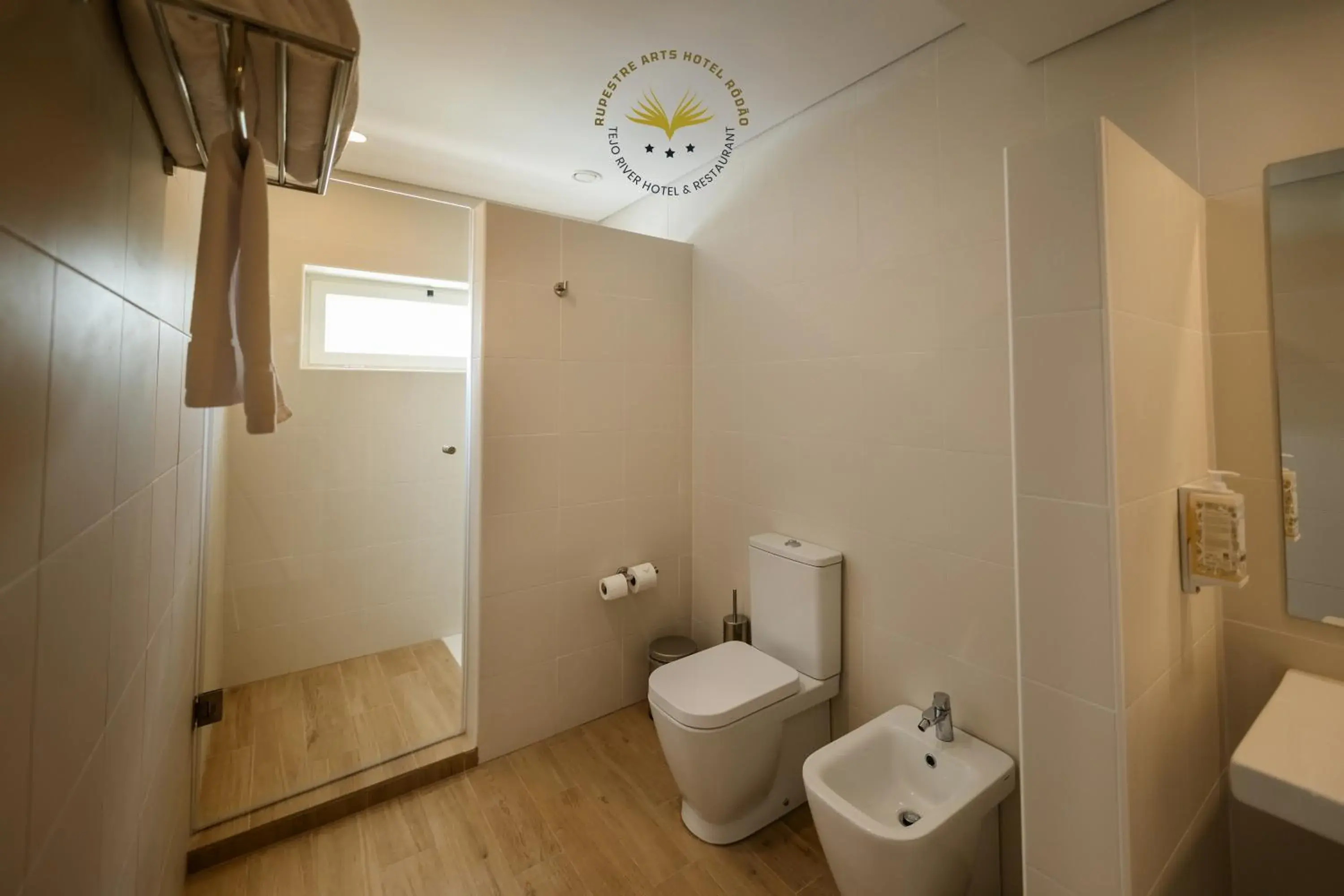 Superior Twin Room - single occupancy in Rupestre Arts Hotel Ródão Superior Twin Room - single occupancy in Rupestre Arts Hotel Ródão
