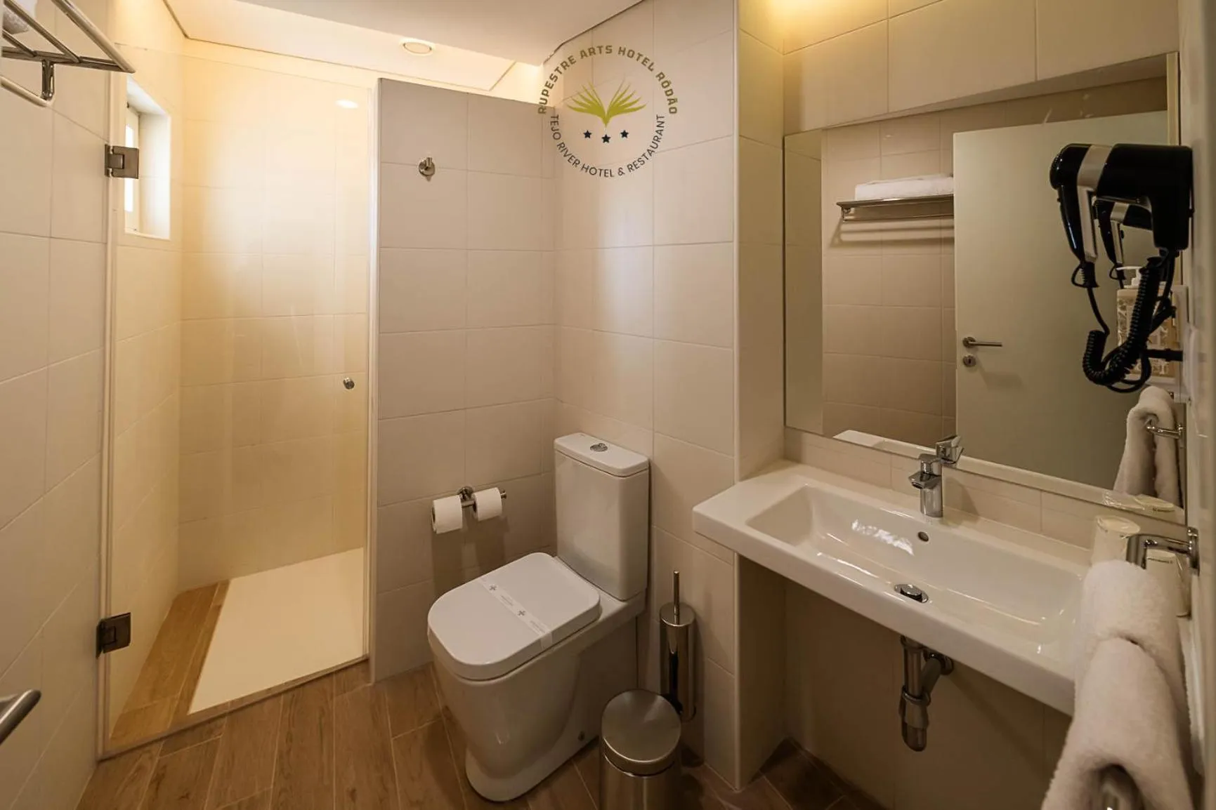 Shower in Rupestre Arts Hotel Ródão