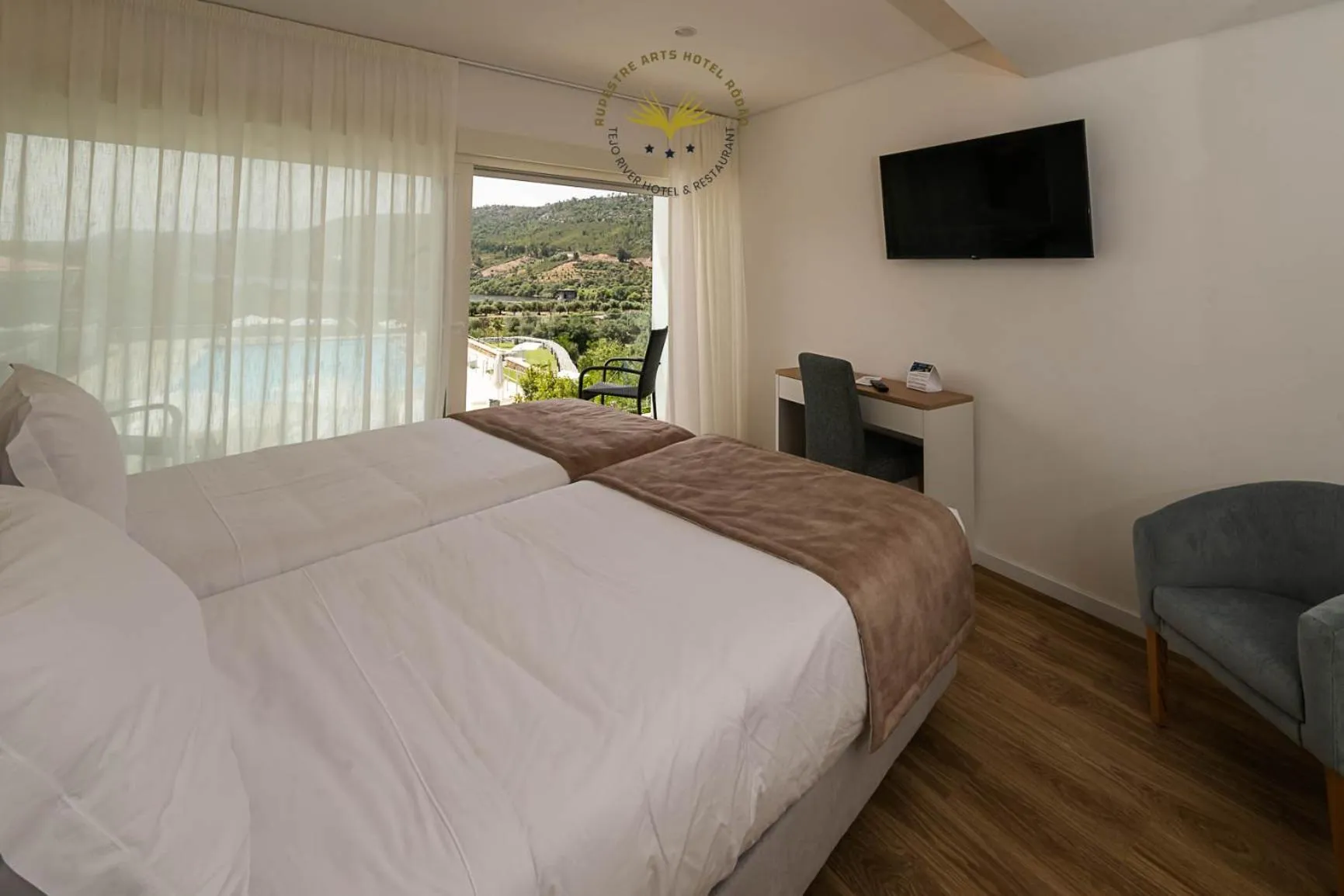 Bedroom, Bed in Rupestre Arts Hotel Ródão