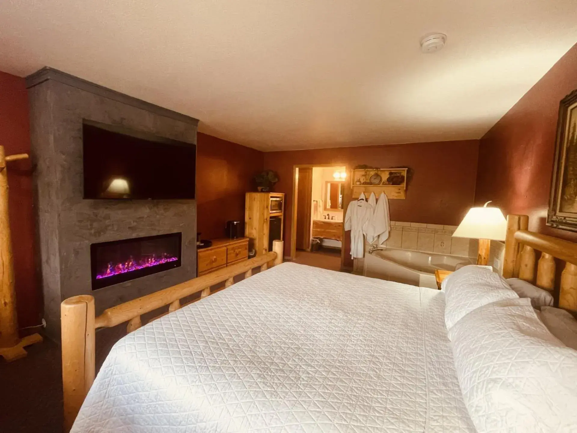 Suite with Hot Tub in Hagerman Valley Inn Suite with Hot Tub in Hagerman Valley Inn