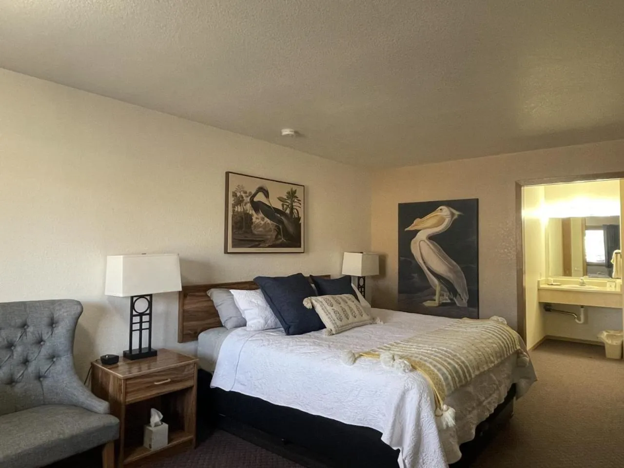 Bed in Hagerman Valley Inn