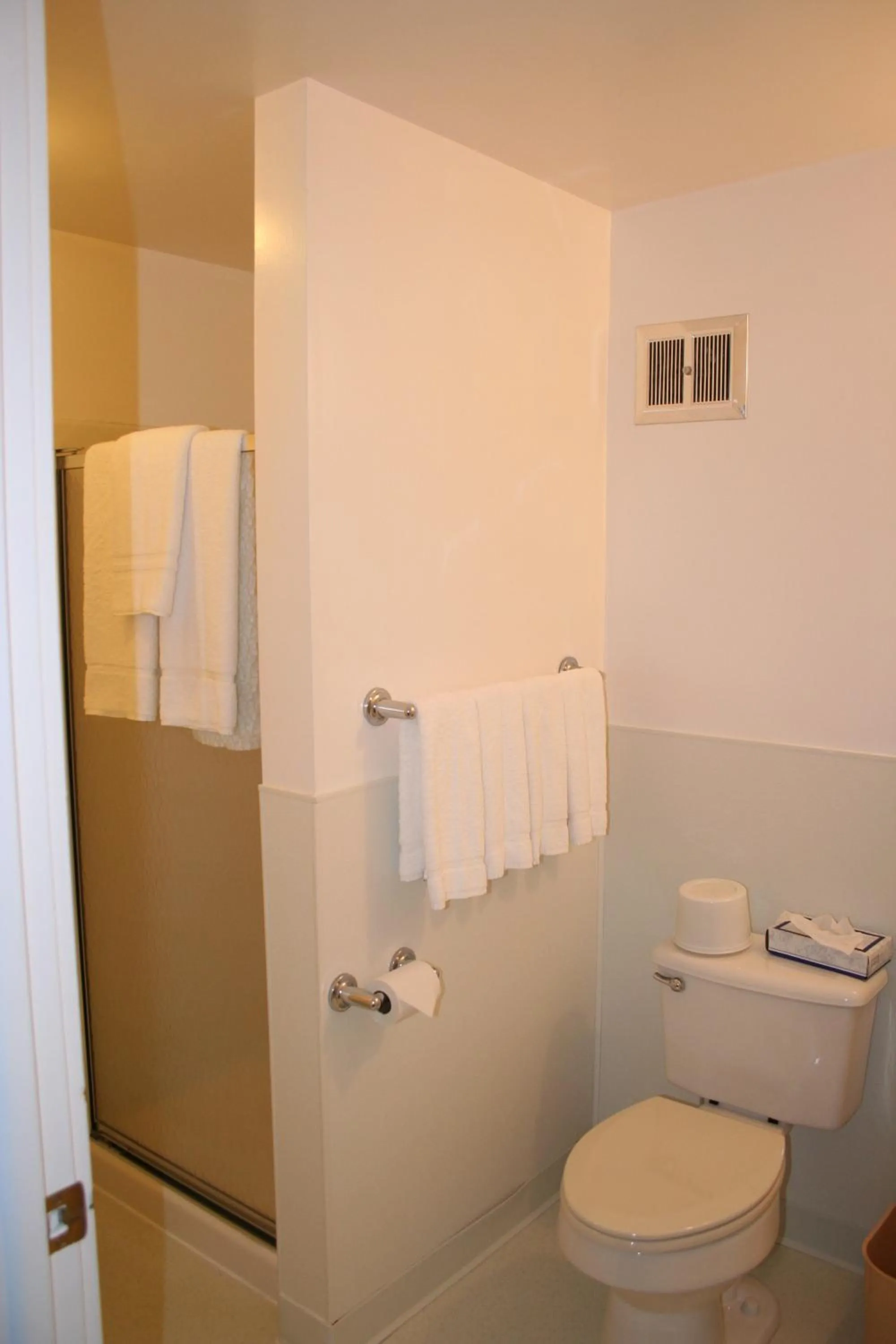 Bathroom in Visions Inn
