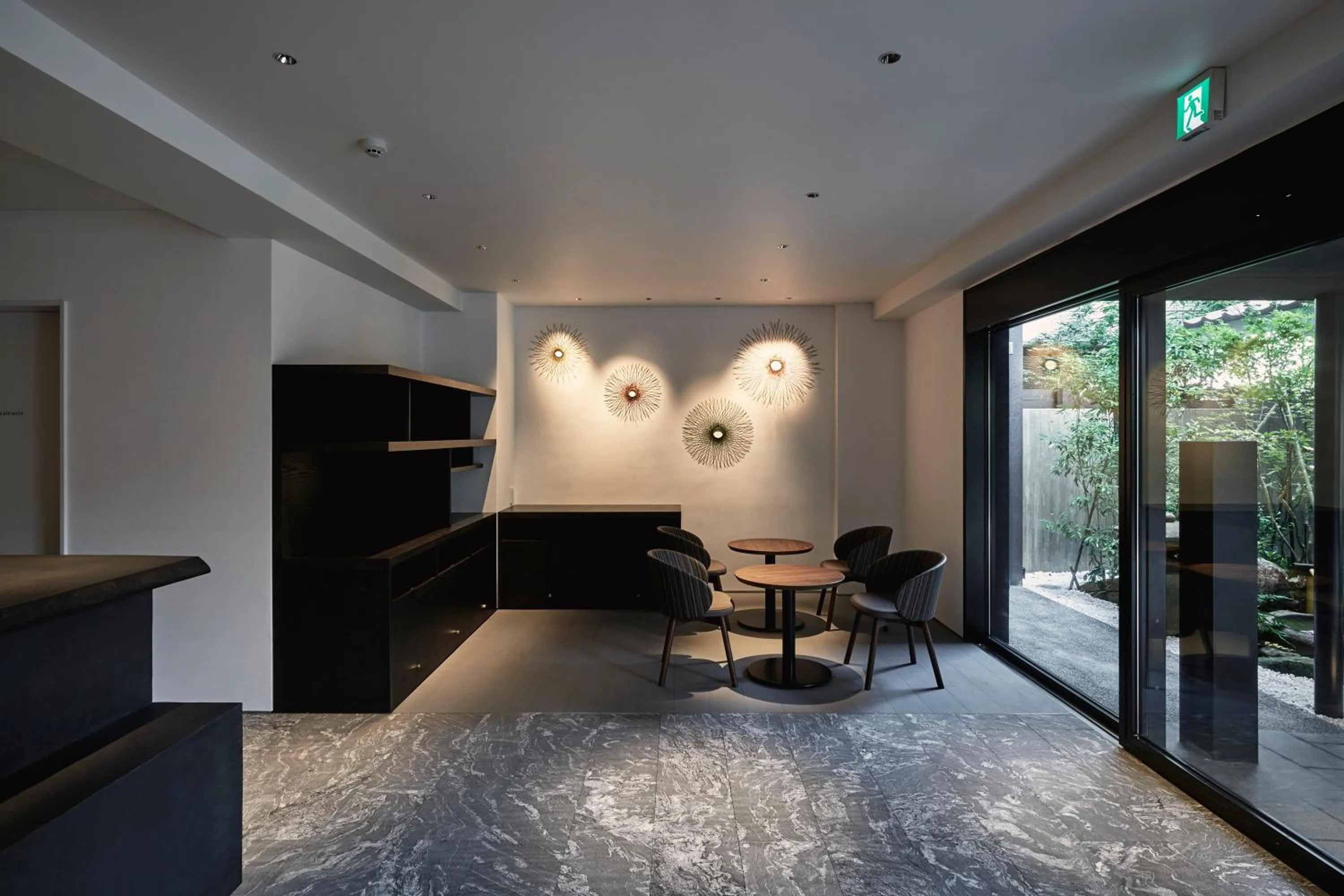 Lounge or bar in THE HOTELS HAKATA Harushige Honkan