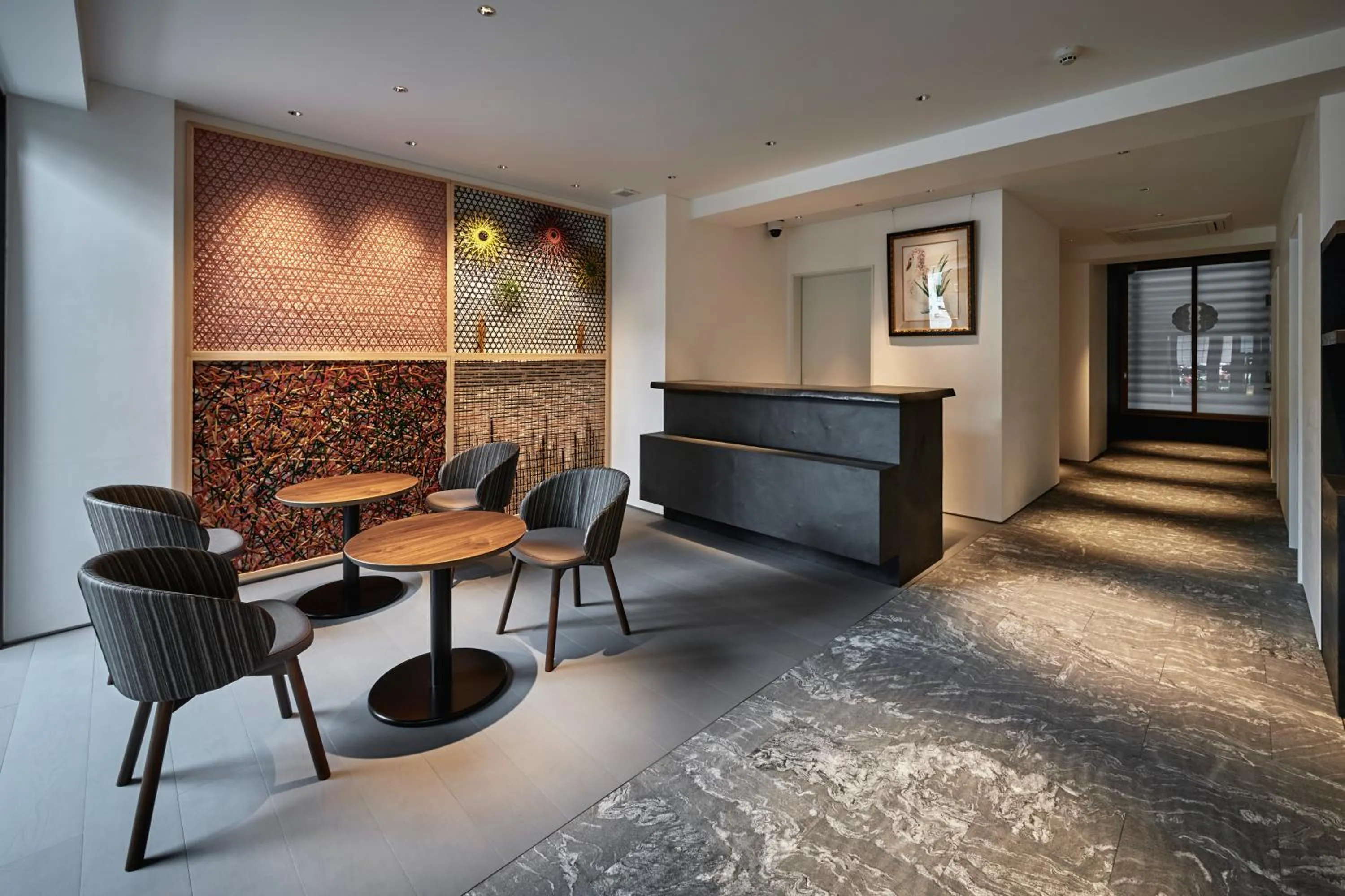 Lounge or bar in THE HOTELS HAKATA Harushige Honkan