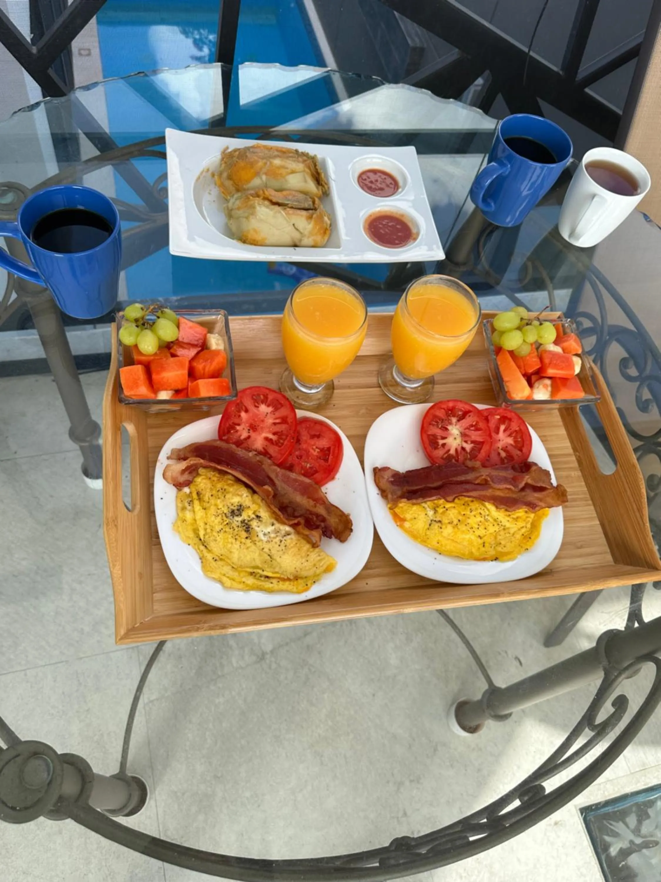 Breakfast in Oasis Urban Retreat