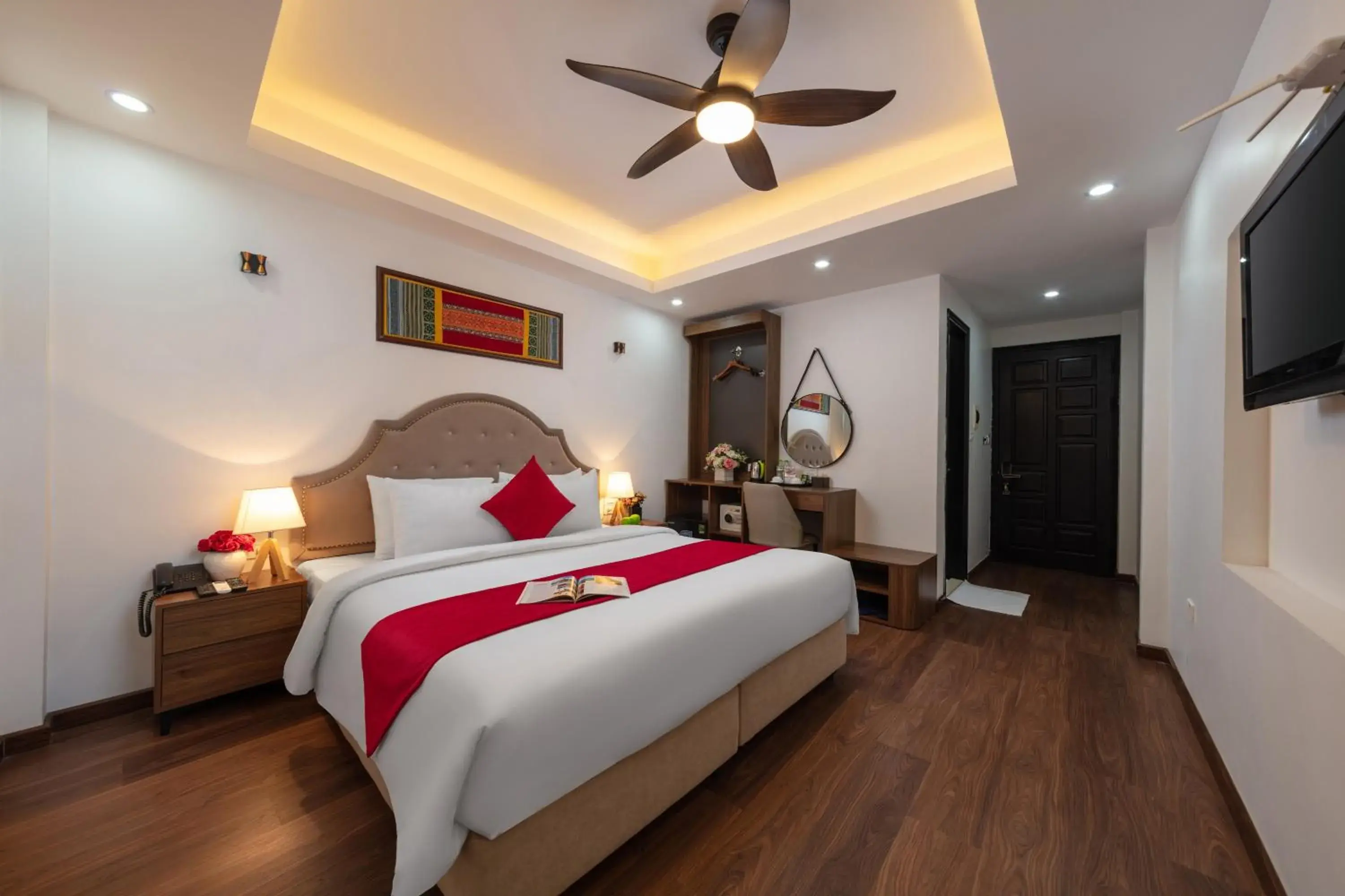 Bedroom, Bed in Hanoi Liliane Hotel and Travel Bedroom, Bed in Hanoi Liliane Hotel and Travel