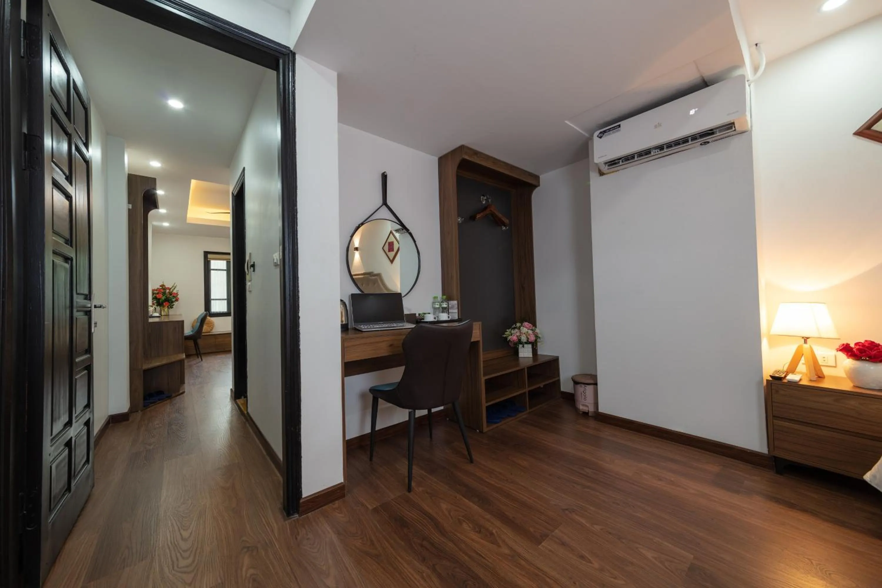 Bedroom, Bed in Hanoi Liliane Hotel and Travel