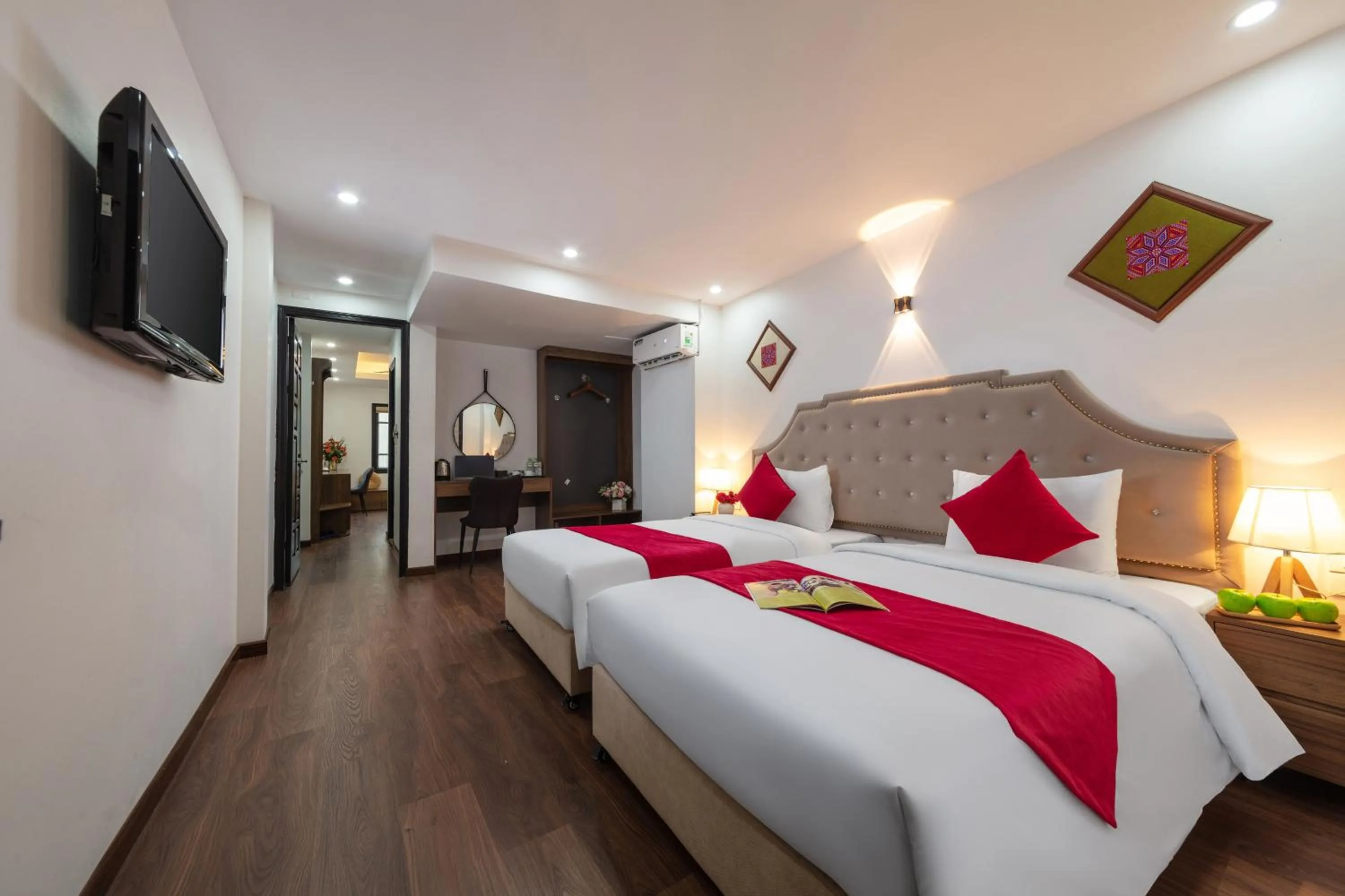 Bedroom, Bed in Hanoi Liliane Hotel and Travel