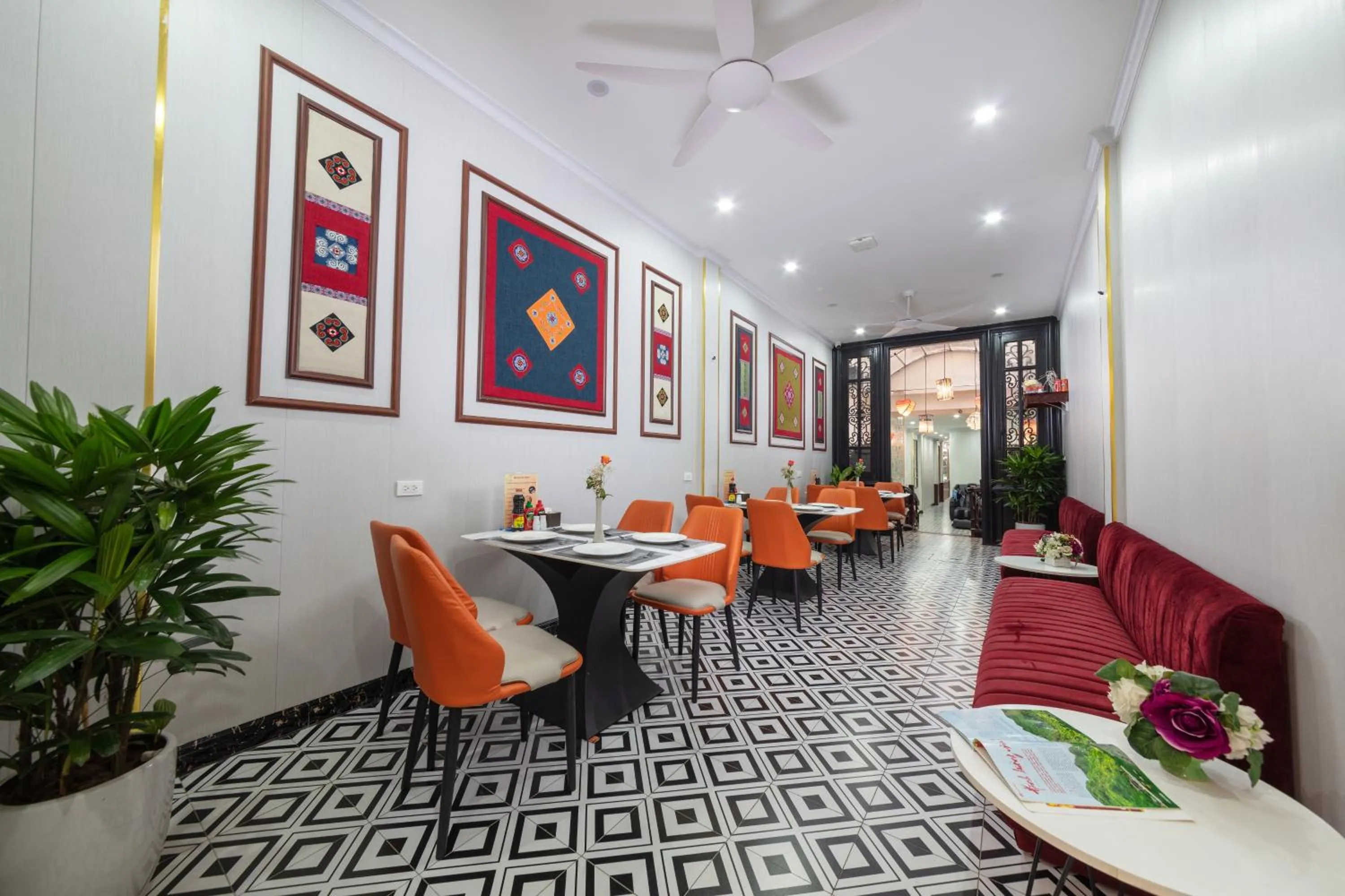 Restaurant/places to eat in Hanoi Liliane Hotel and Travel