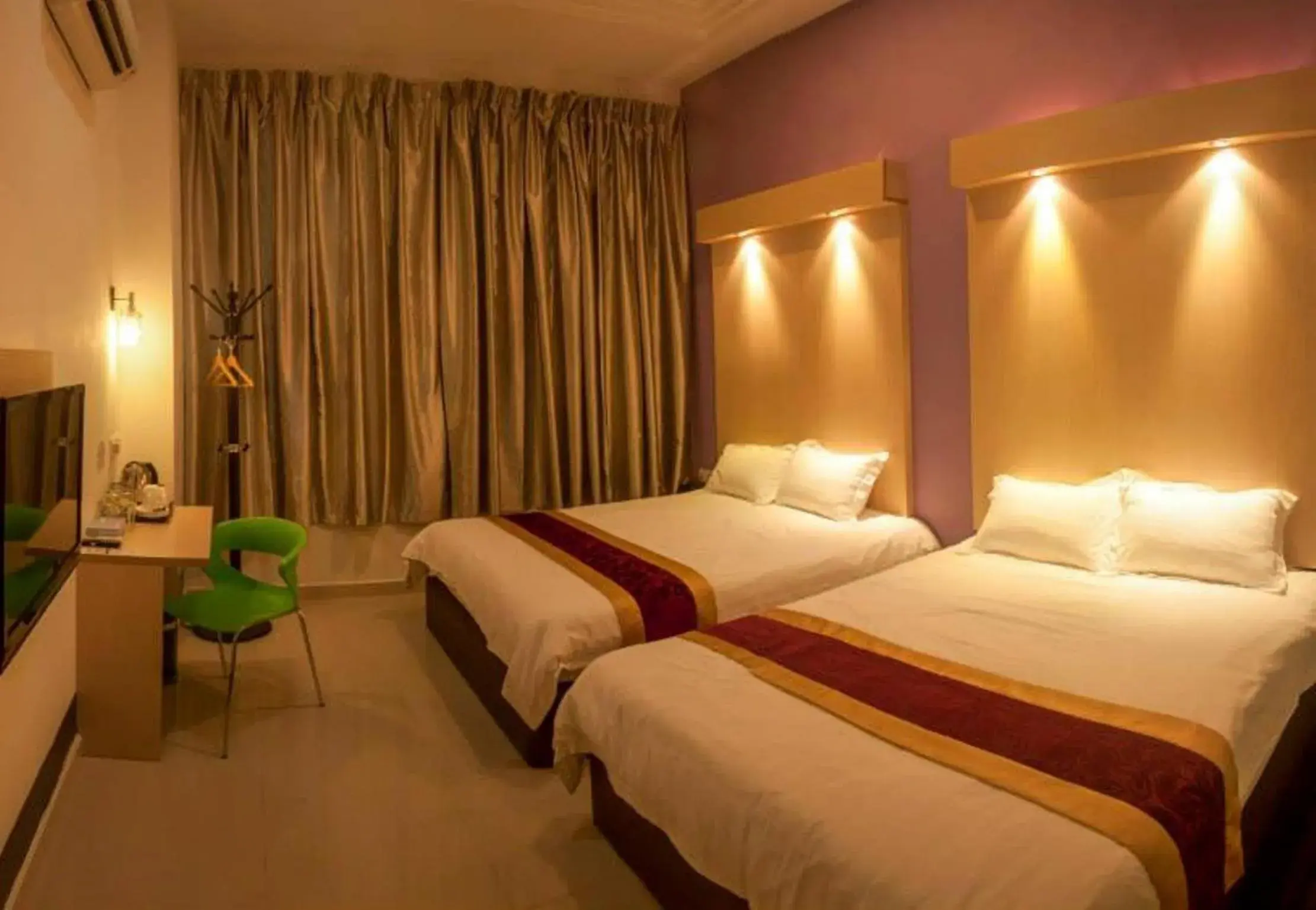 Bedroom, Bed in Avantgarde Hotel Bedroom, Bed in Avantgarde Hotel