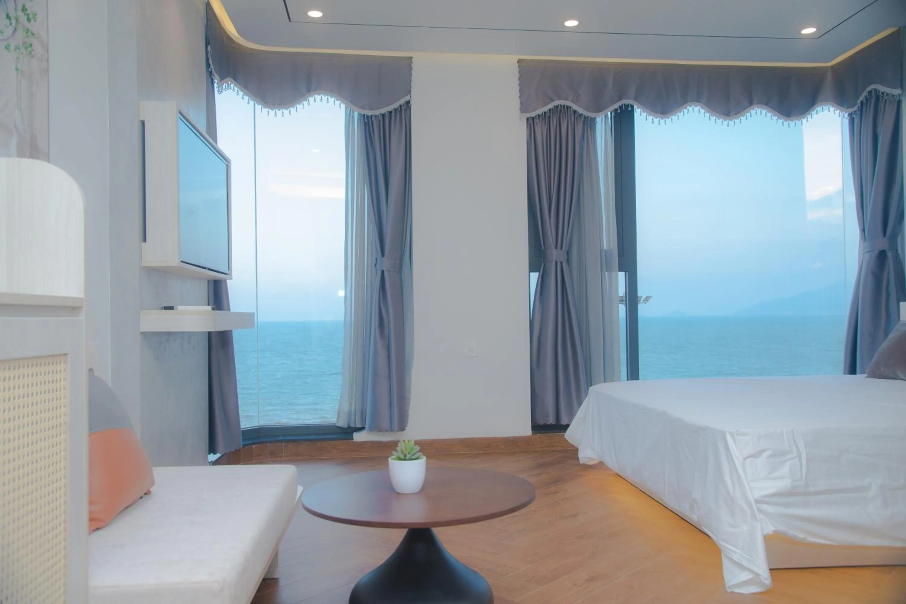 Beach, Bed in Y'S Sea House Hotel