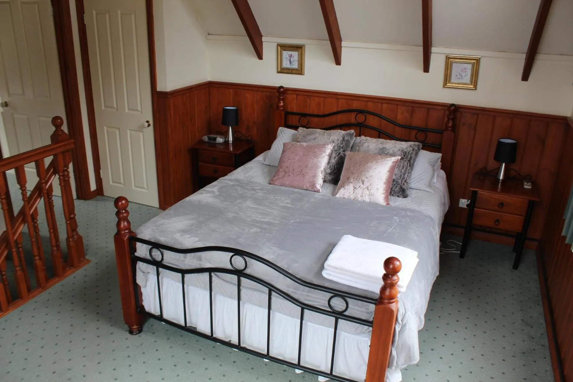 Bedroom, Bed in Bells Estate Great Ocean Road Cottages