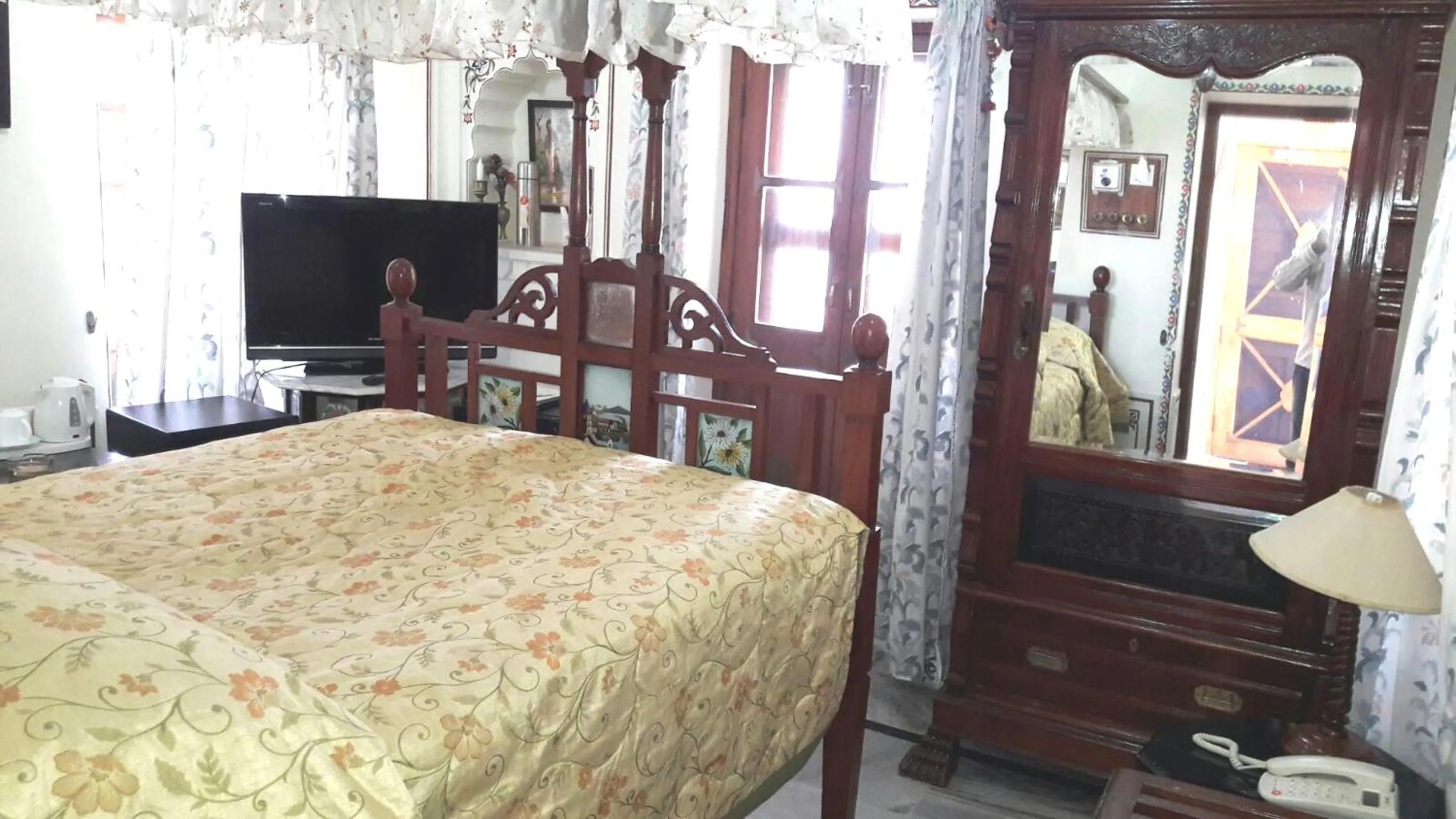 Bedroom, Bed in Hotel Pushkar Palace