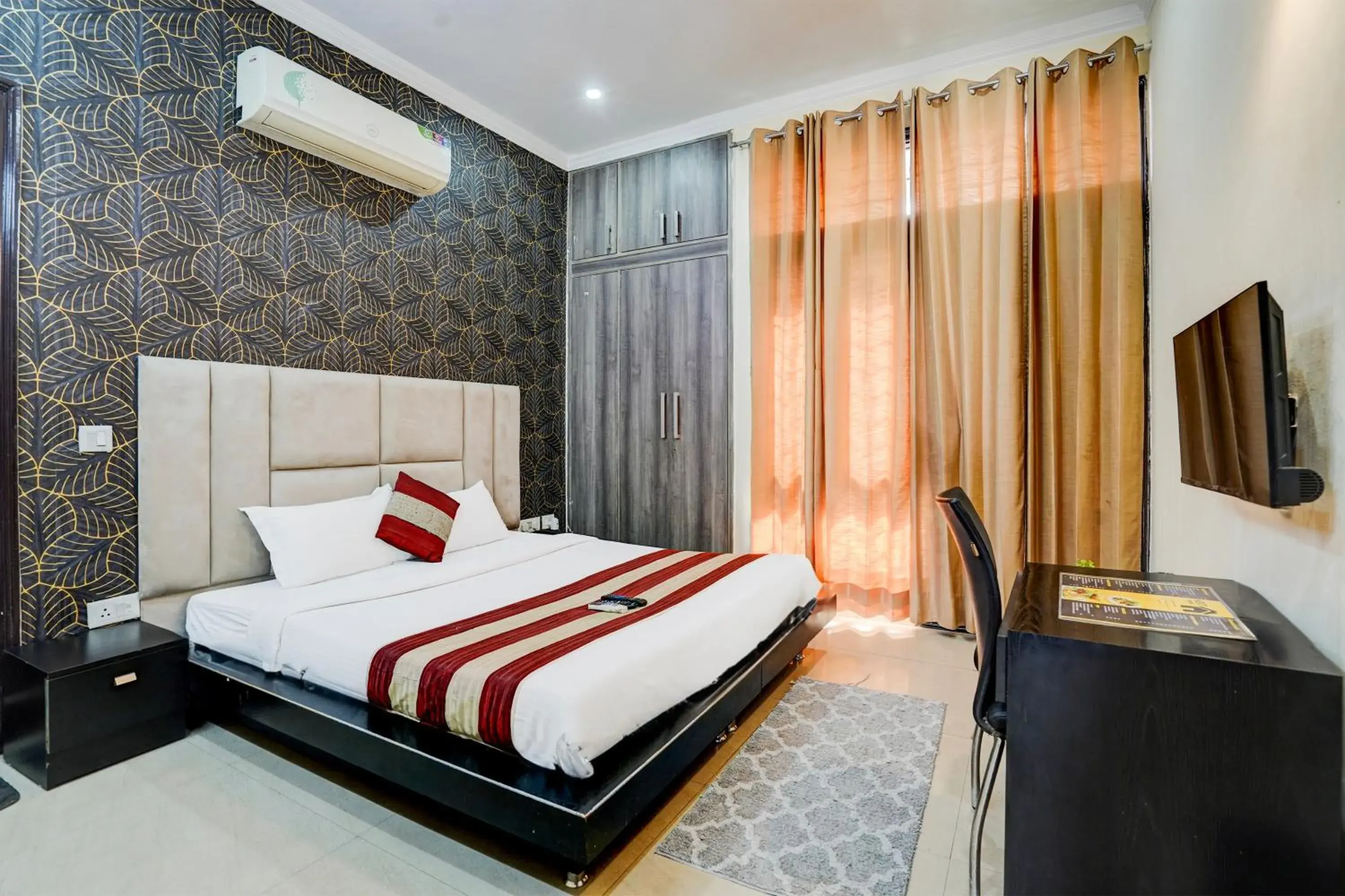 Bed in FabExpress Next Home - Nr IMT Chowk Manesar Bed in FabExpress Next Home - Nr IMT Chowk Manesar