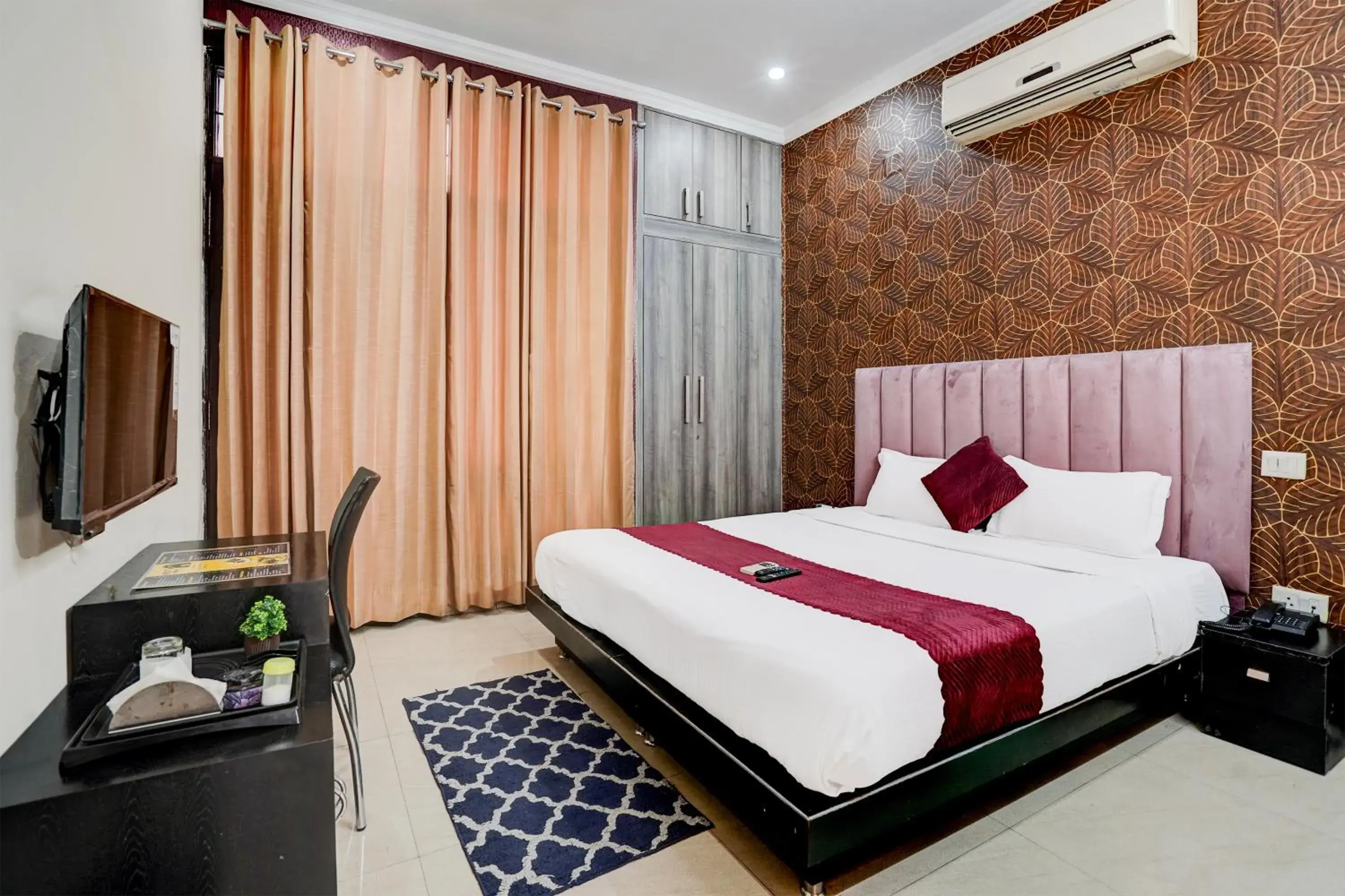 Bed in FabExpress Next Home - Nr IMT Chowk Manesar Bed in FabExpress Next Home - Nr IMT Chowk Manesar