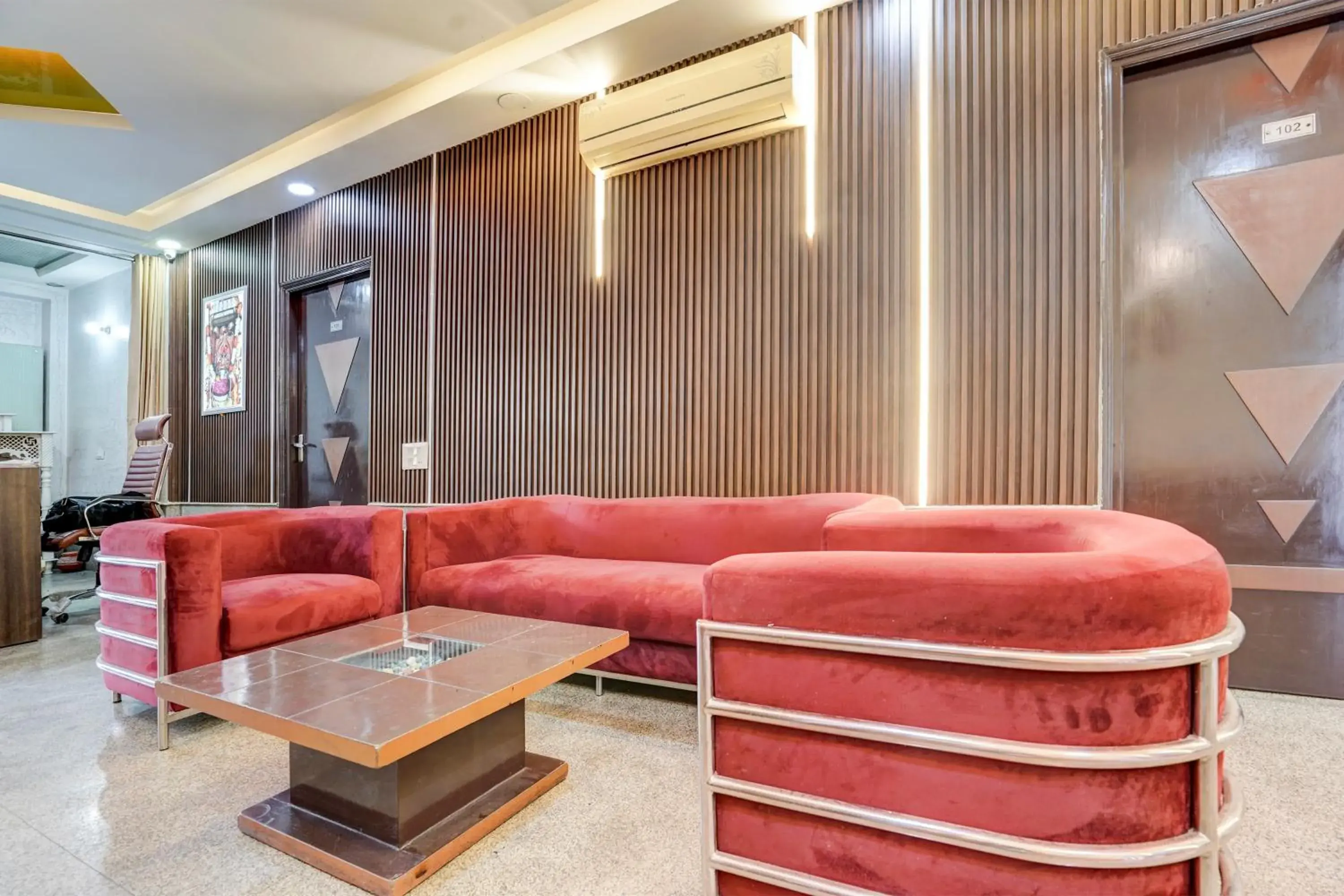 Lobby or reception in FabExpress Next Home - Nr IMT Chowk Manesar Lobby or reception in FabExpress Next Home - Nr IMT Chowk Manesar