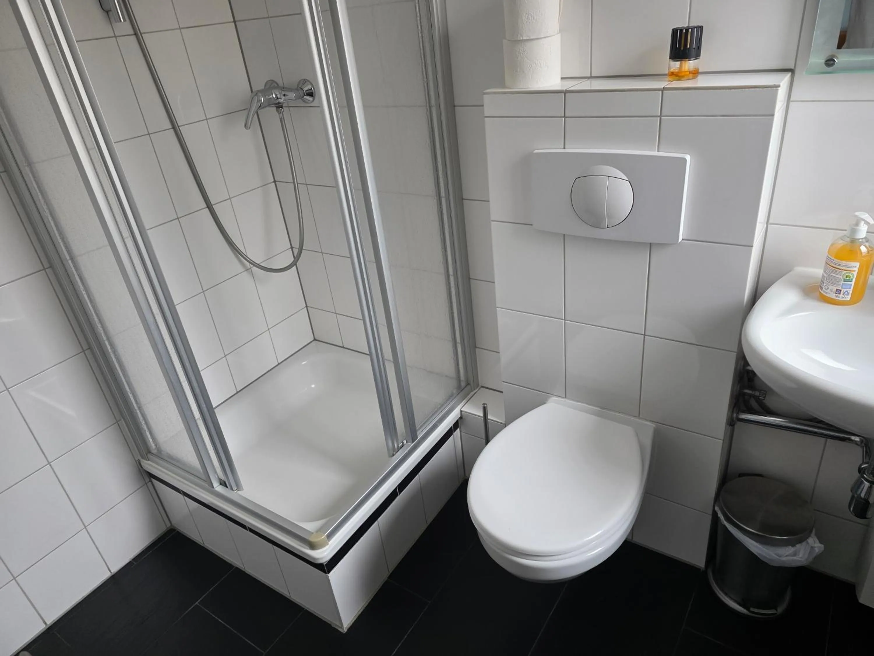 Shower in Pension am Filmpark