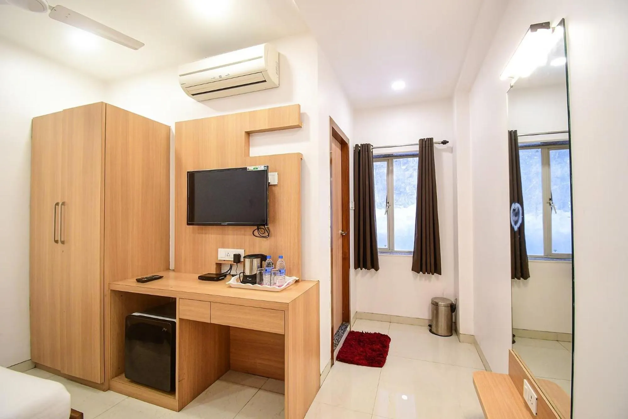 Bedroom in FabHotel Stay Inn International - Nr Sealdah Station