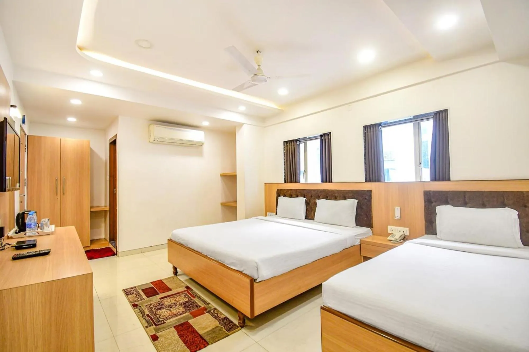 Bed in FabHotel Stay Inn International - Nr Sealdah Station